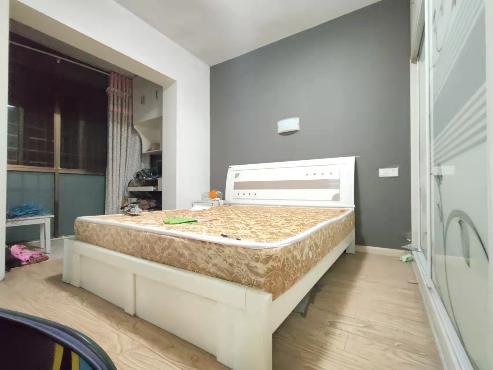 静园山庄  3室2厅1卫    55.8万 静园山庄  3室2厅1卫    55.8万客厅