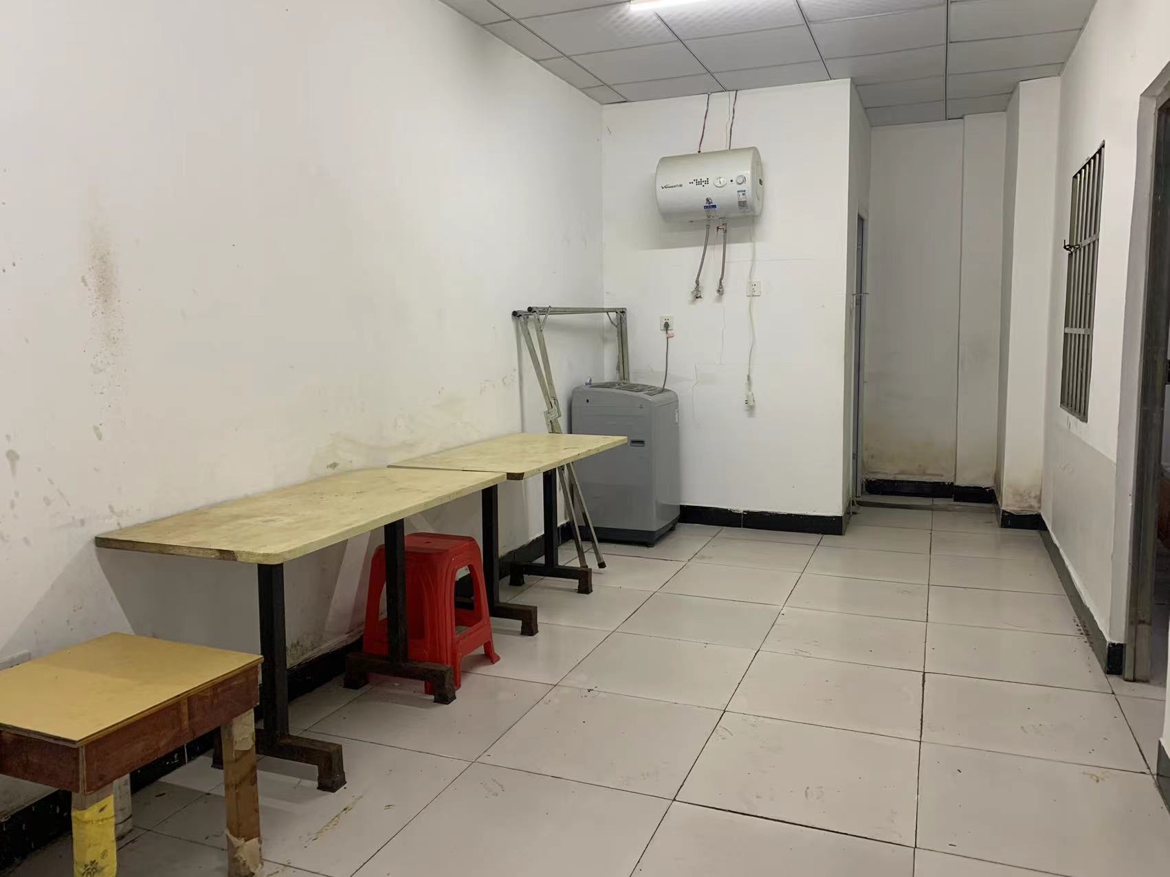 杉山社区 2室2厅1卫 1050.00元/月 杉山社区 2室2厅1卫 1050.00元/月室内图