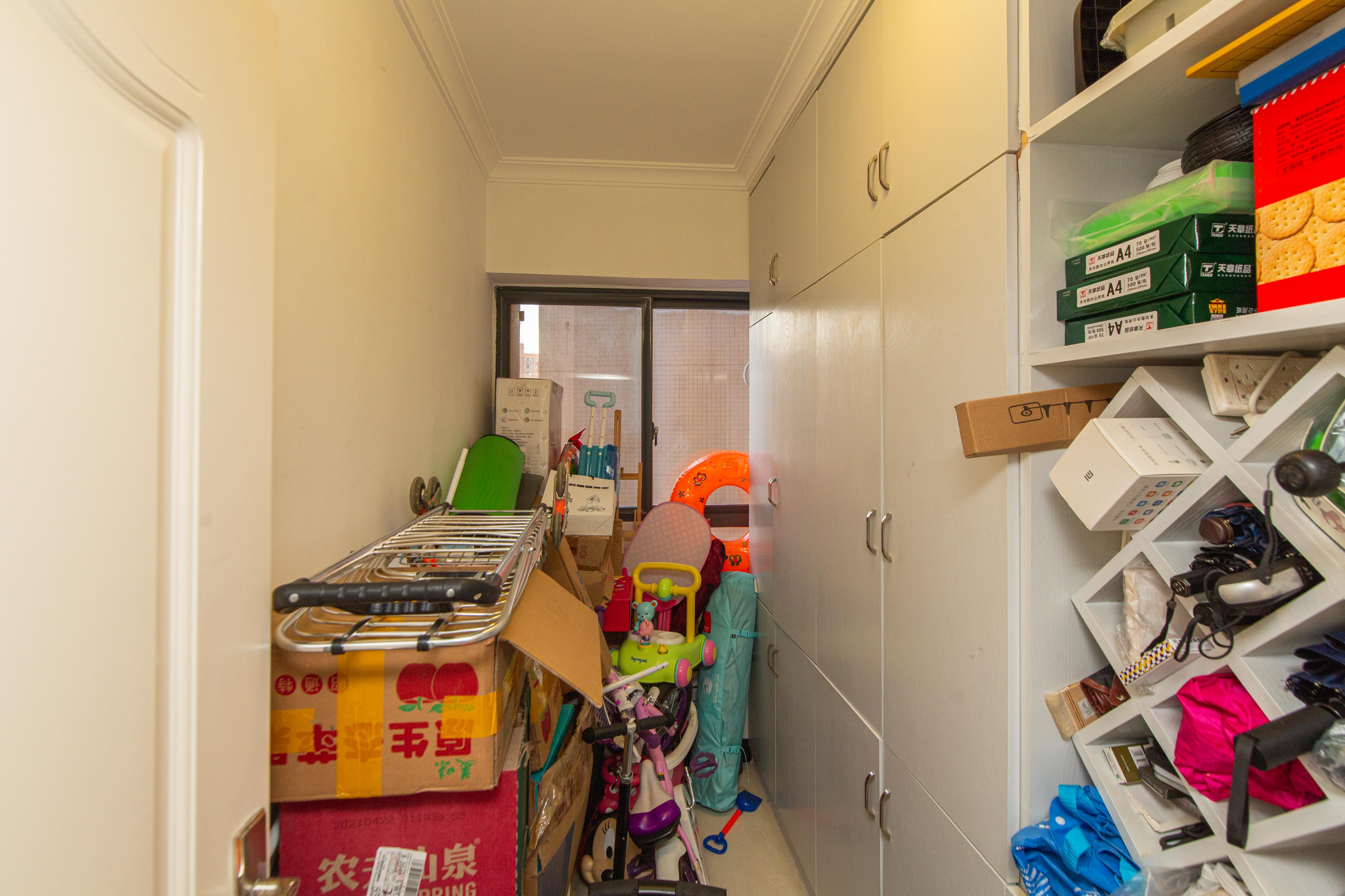 香樟兰亭（朗峰苑）  4室2厅2卫    142.0万卧室