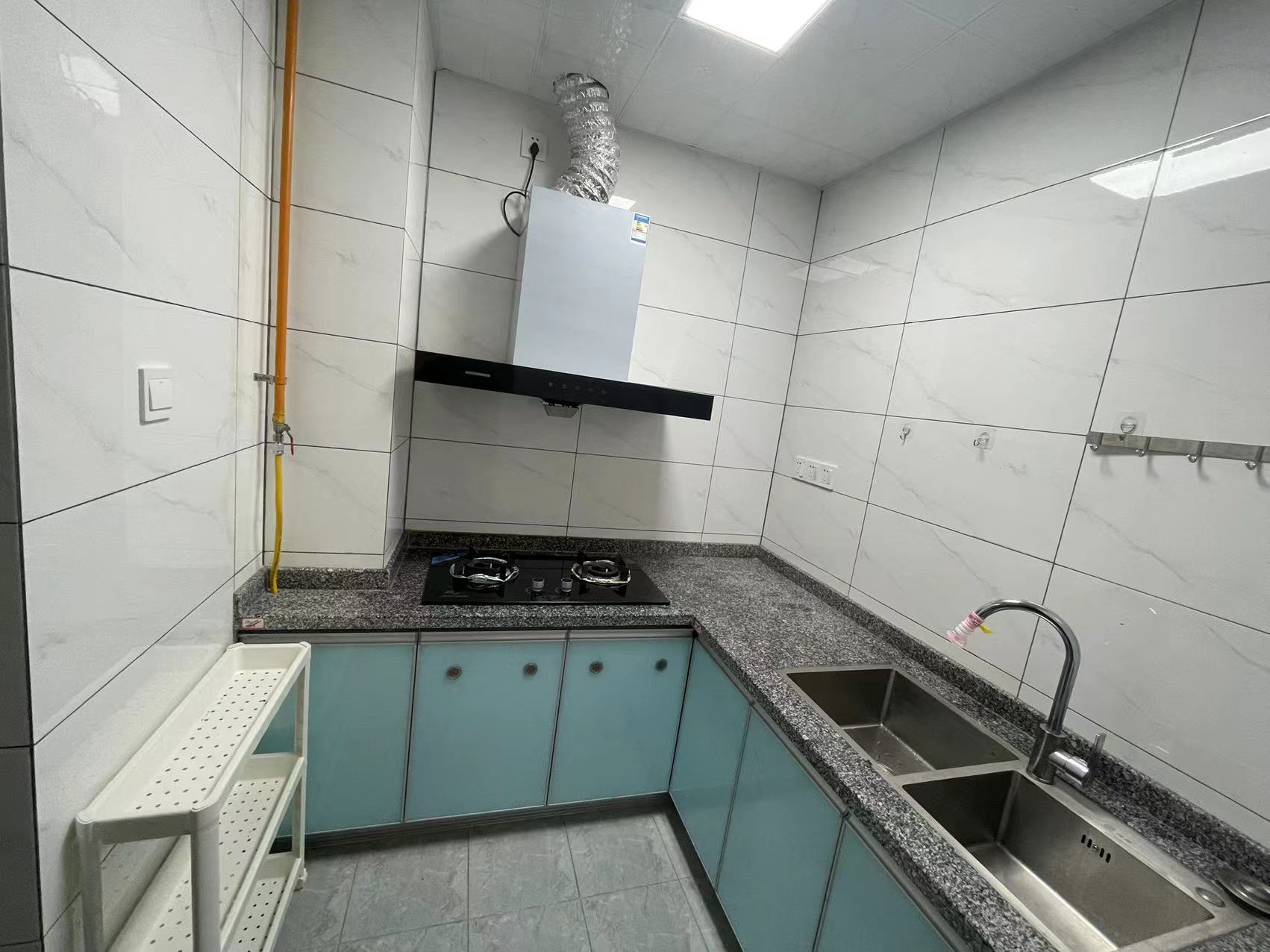 南湖锦苑 1室1厅1卫 2100.0元/月 南湖锦苑 1室1厅1卫 2100.0元/月室内图