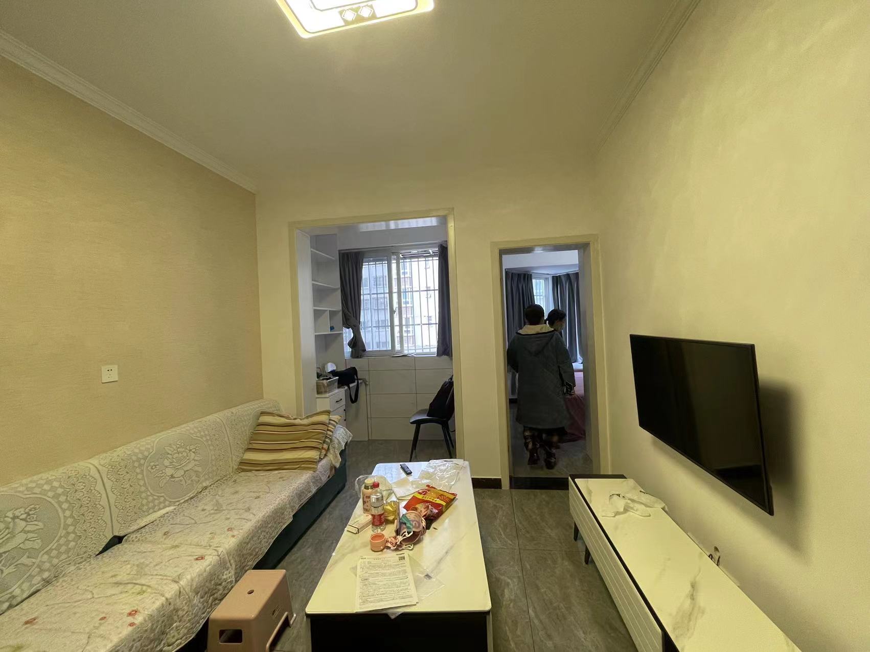 南湖锦苑 1室1厅1卫 2100.0元/月 南湖锦苑 1室1厅1卫 2100.0元/月室内图