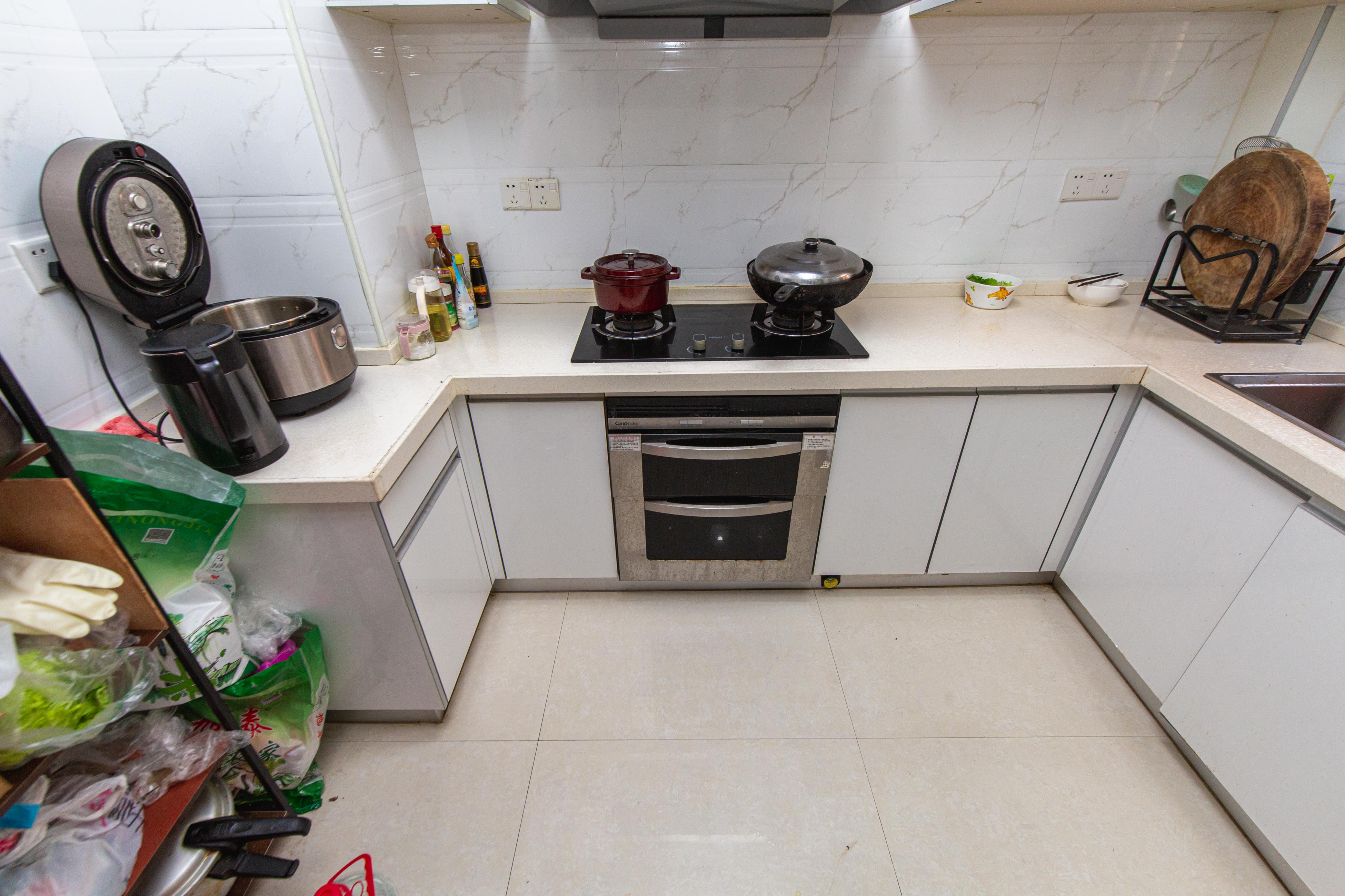 香樟兰亭（朗峰苑）  4室2厅2卫    142.0万厨房