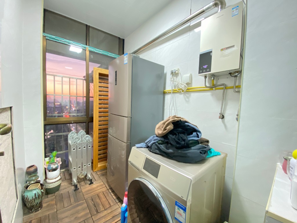 碧桂园 3室2厅1卫 61.8万 碧桂园 3室2厅1卫 61.8万客厅