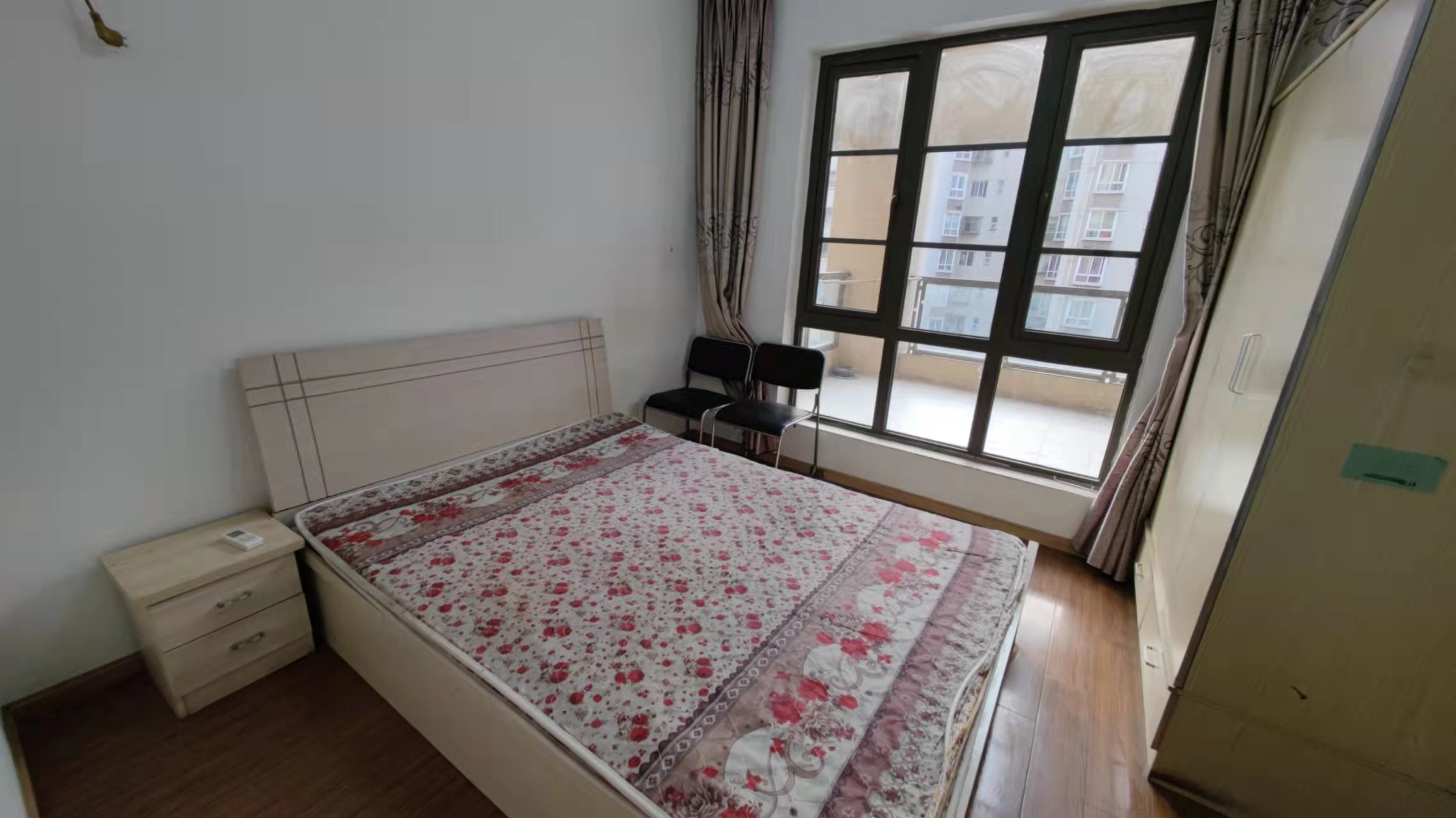 南湖国际1期 2室2厅1卫 2300.0元/月 南湖国际1期 2室2厅1卫 2300.0元/月室内图