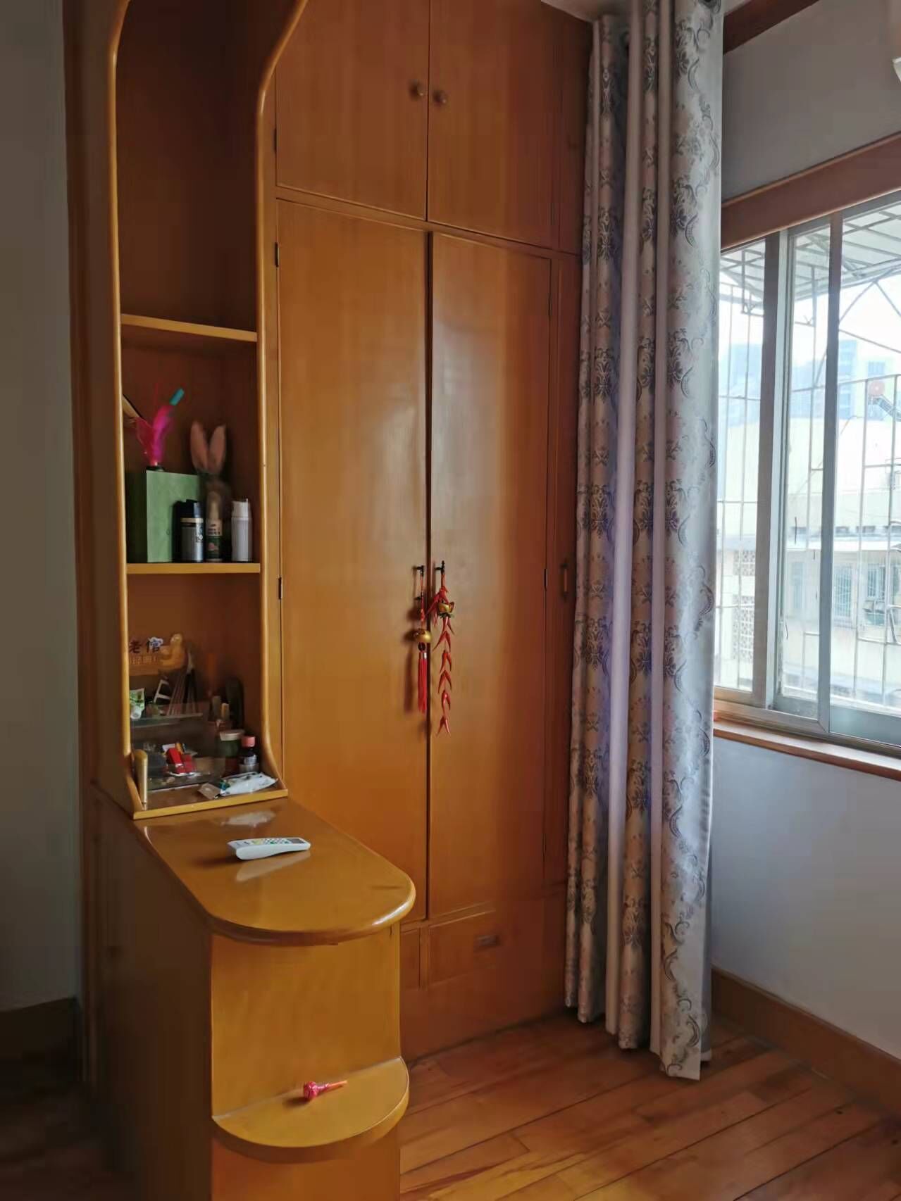 操坪社区  3室2厅1卫    1200.0元/月 操坪社区  3室2厅1卫    1200.0元/月室内图