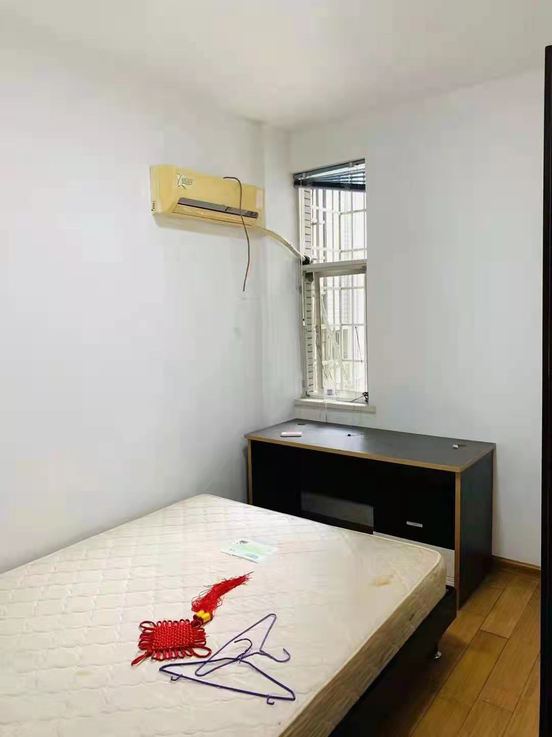 荷塘月色  3室2厅2卫   1700.00元/月室内图