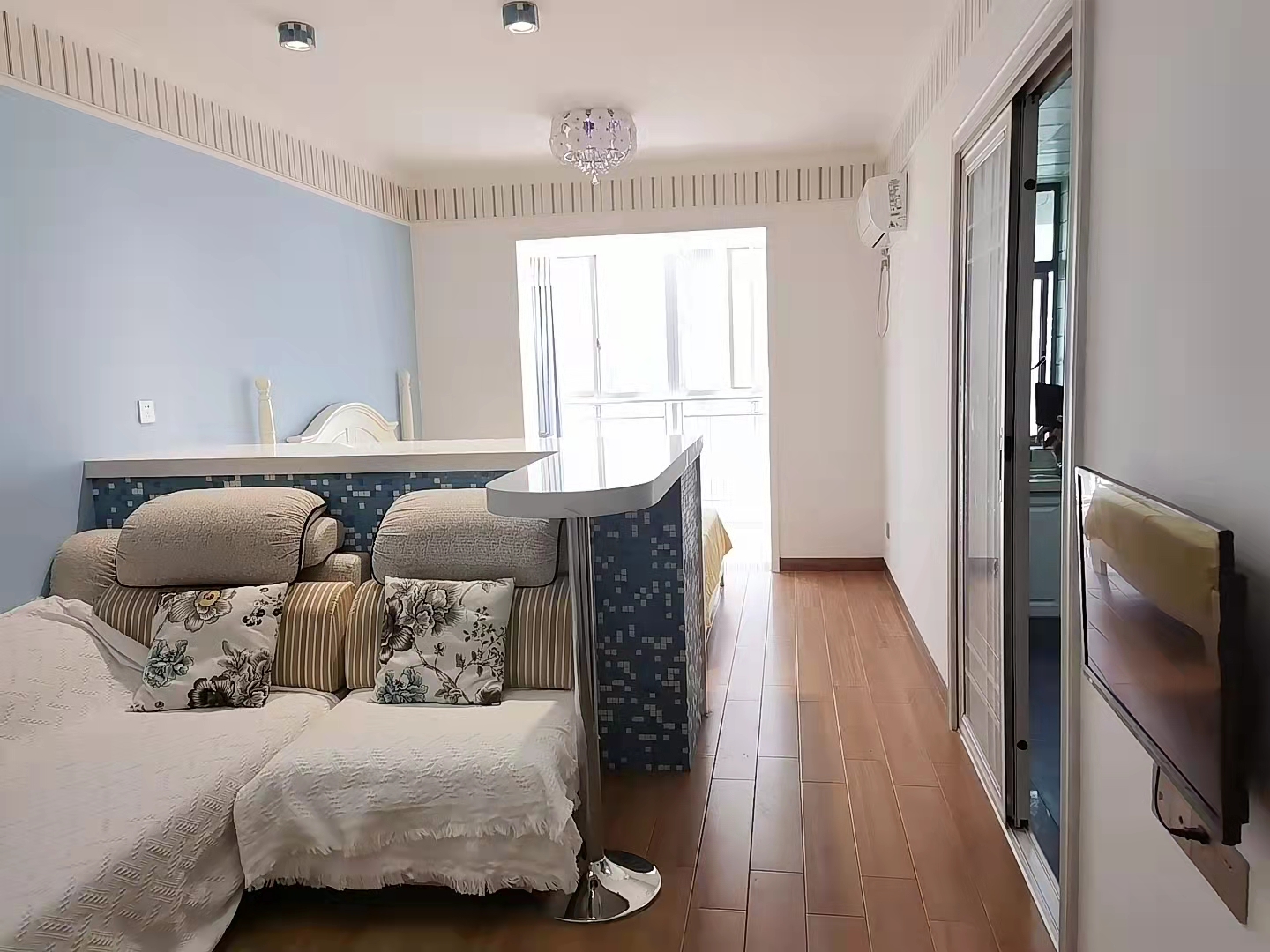 鹏利广场  1室1厅1卫    1500.0元/月 鹏利广场  1室1厅1卫    1500.0元/月