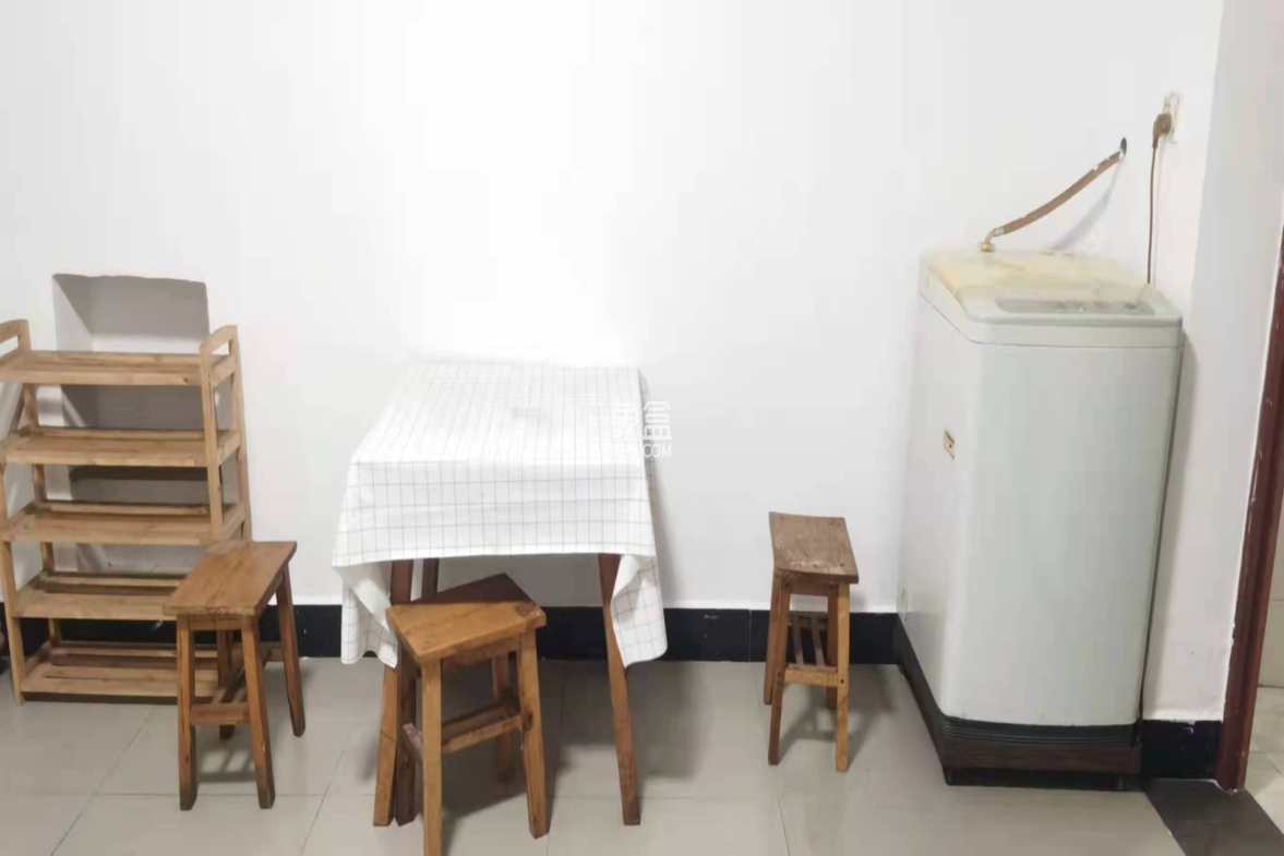 金星巷散盘  1室1厅1卫    600.0元/月 金星巷散盘  1室1厅1卫    600.0元/月室内图