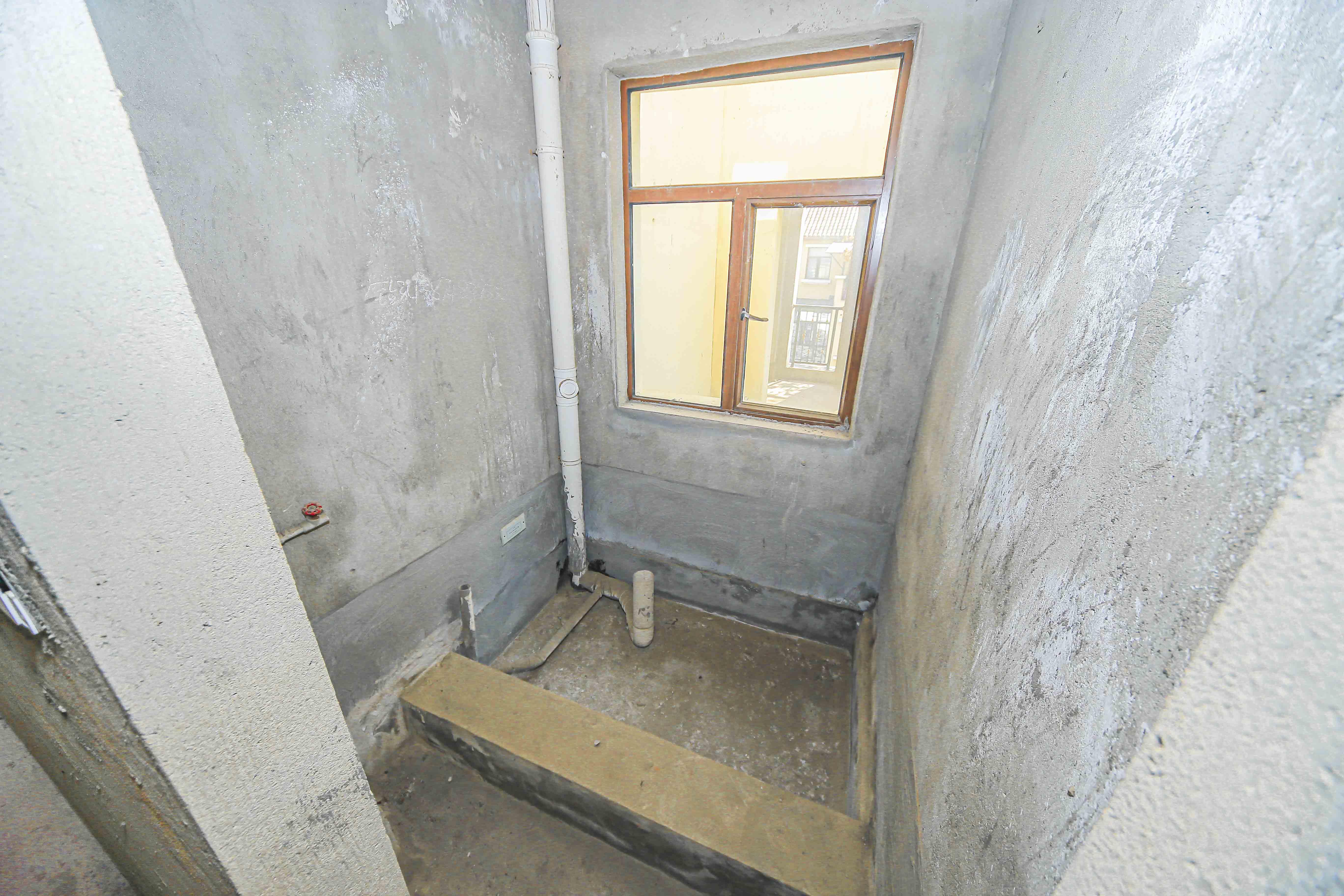 麓山恋迪亚溪谷  7室3厅3卫   336.50万卫生间