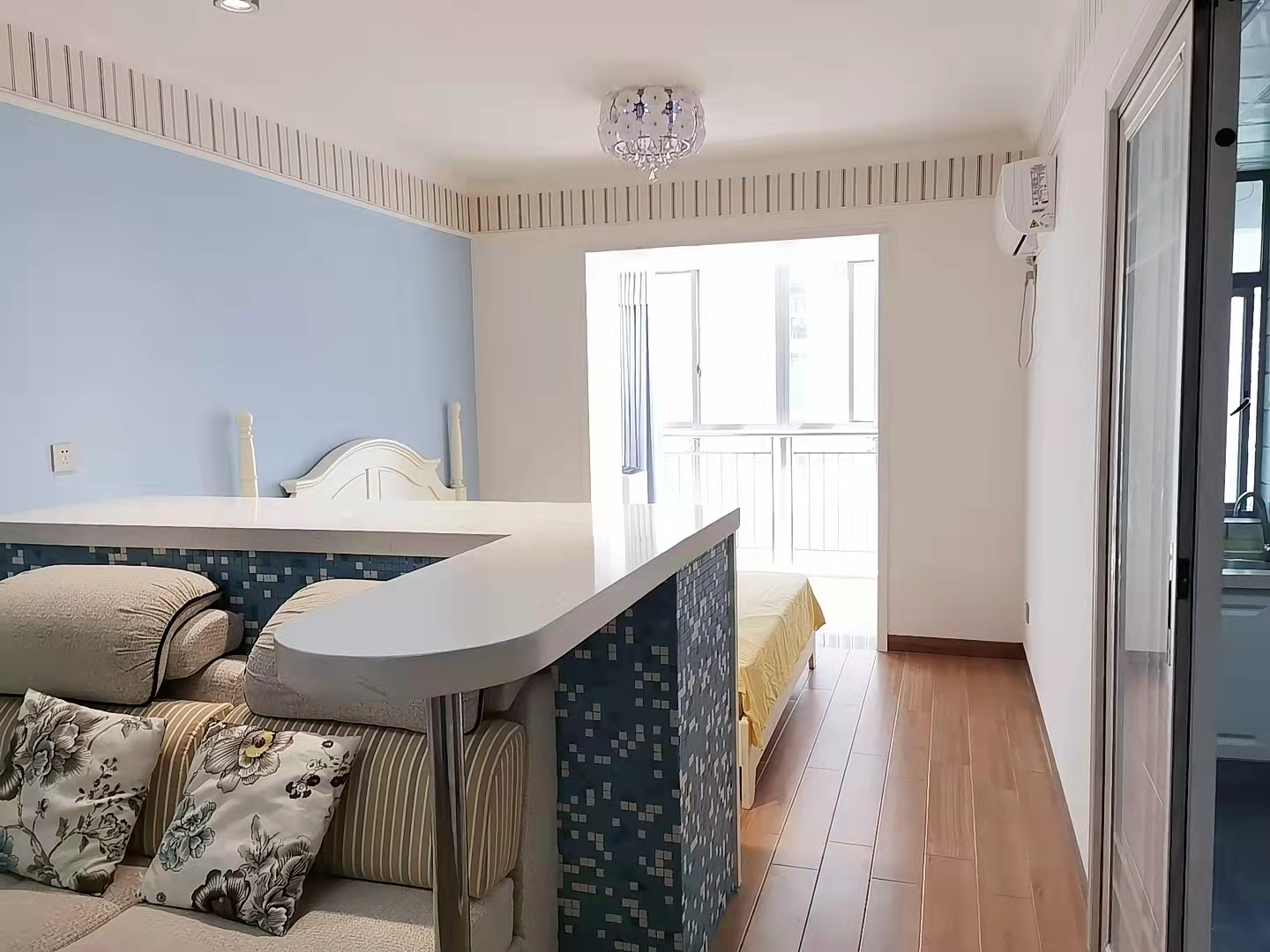 鹏利广场  1室1厅1卫    1500.0元/月 鹏利广场  1室1厅1卫    1500.0元/月室内图1