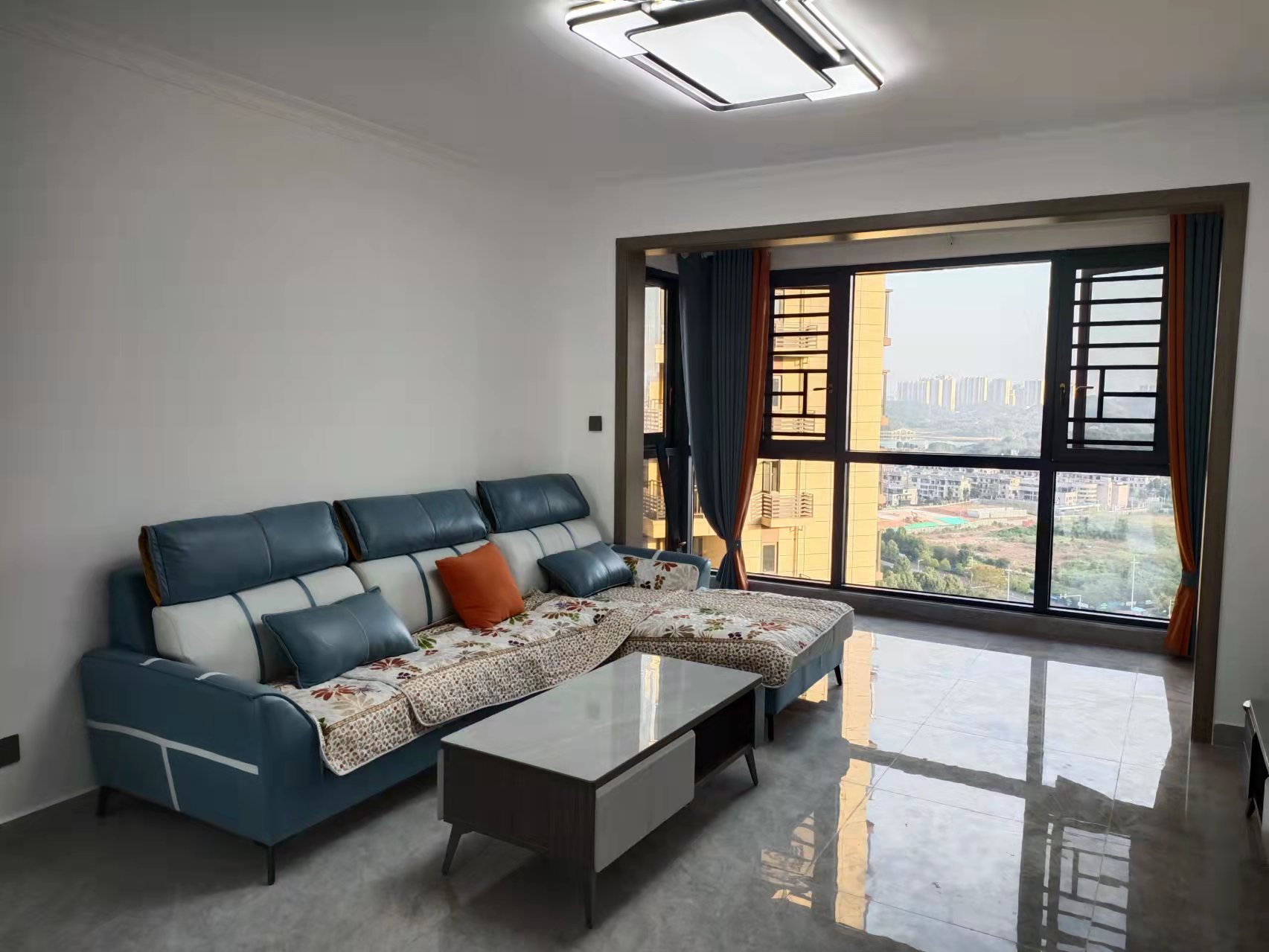 保利中央公馆  4室2厅1卫    3000.0元/月 保利中央公馆  4室2厅1卫    3000.0元/月室内图