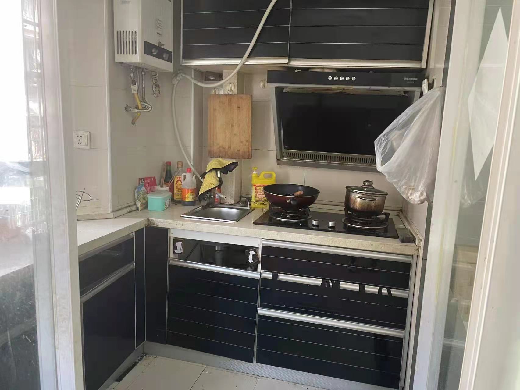 丰园公寓  1室1厅1卫    1100.0元/月 丰园公寓  1室1厅1卫    1100.0元/月室内图