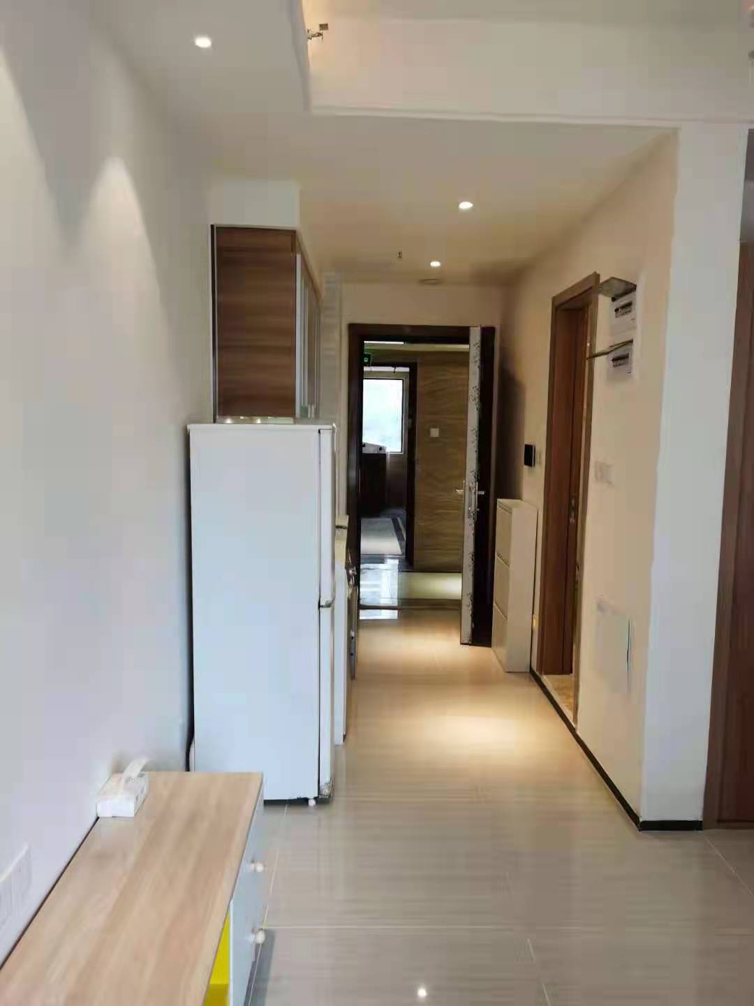 恒大华府  1室1厅1卫    1500.0元/月 恒大华府  1室1厅1卫    1500.0元/月室内图