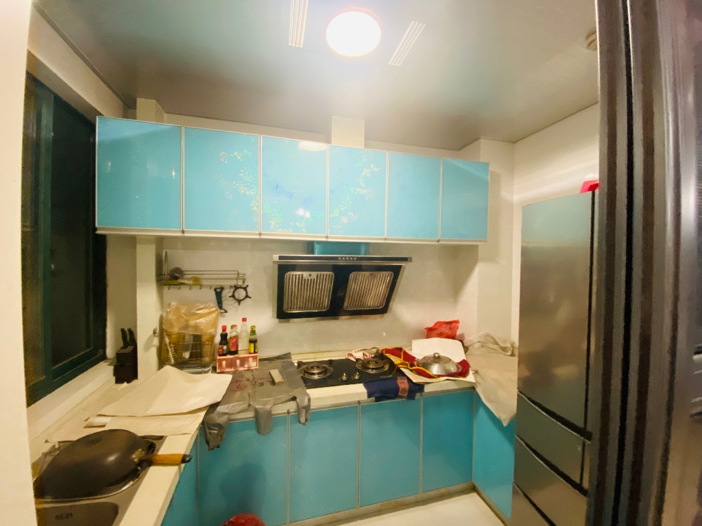 经世皇城 3室2厅2卫 88.00万 经世皇城 3室2厅2卫 88.00万客厅