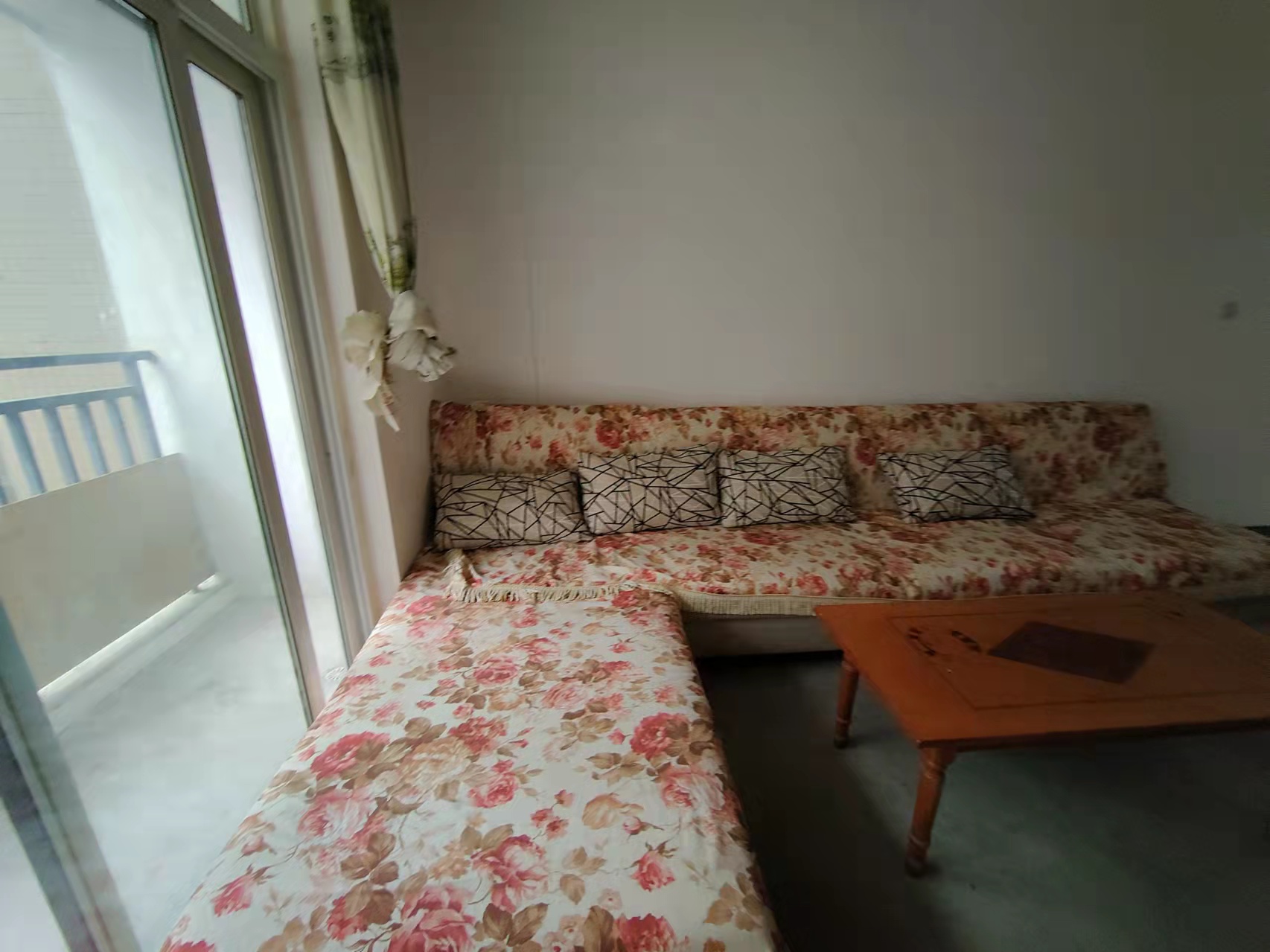 南湖春天  2室1厅1卫    1400.0元/月 南湖春天  2室1厅1卫    1400.0元/月室内图