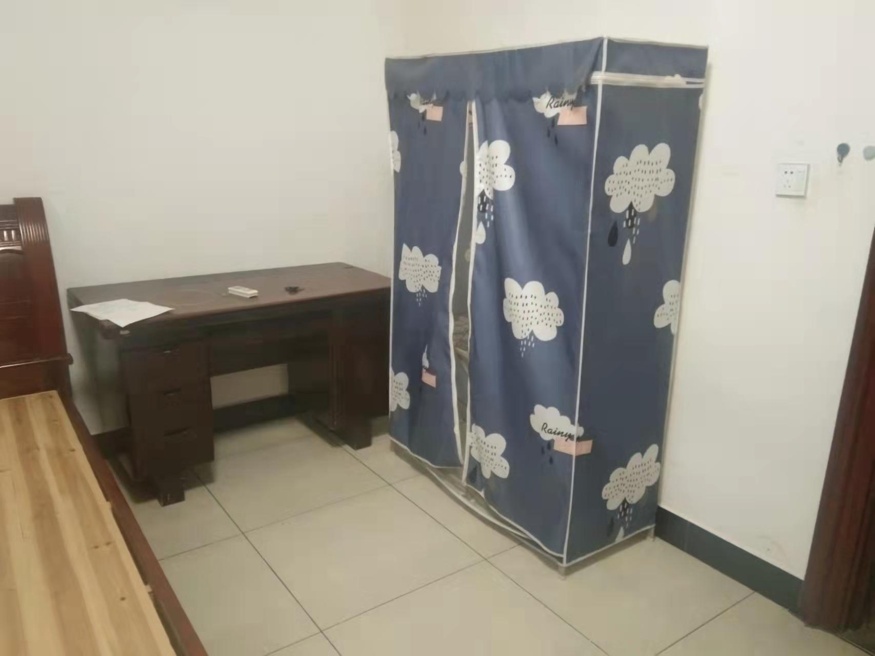 新建巷散盘  1室1厅1卫    600.0元/月 新建巷散盘  1室1厅1卫    600.0元/月