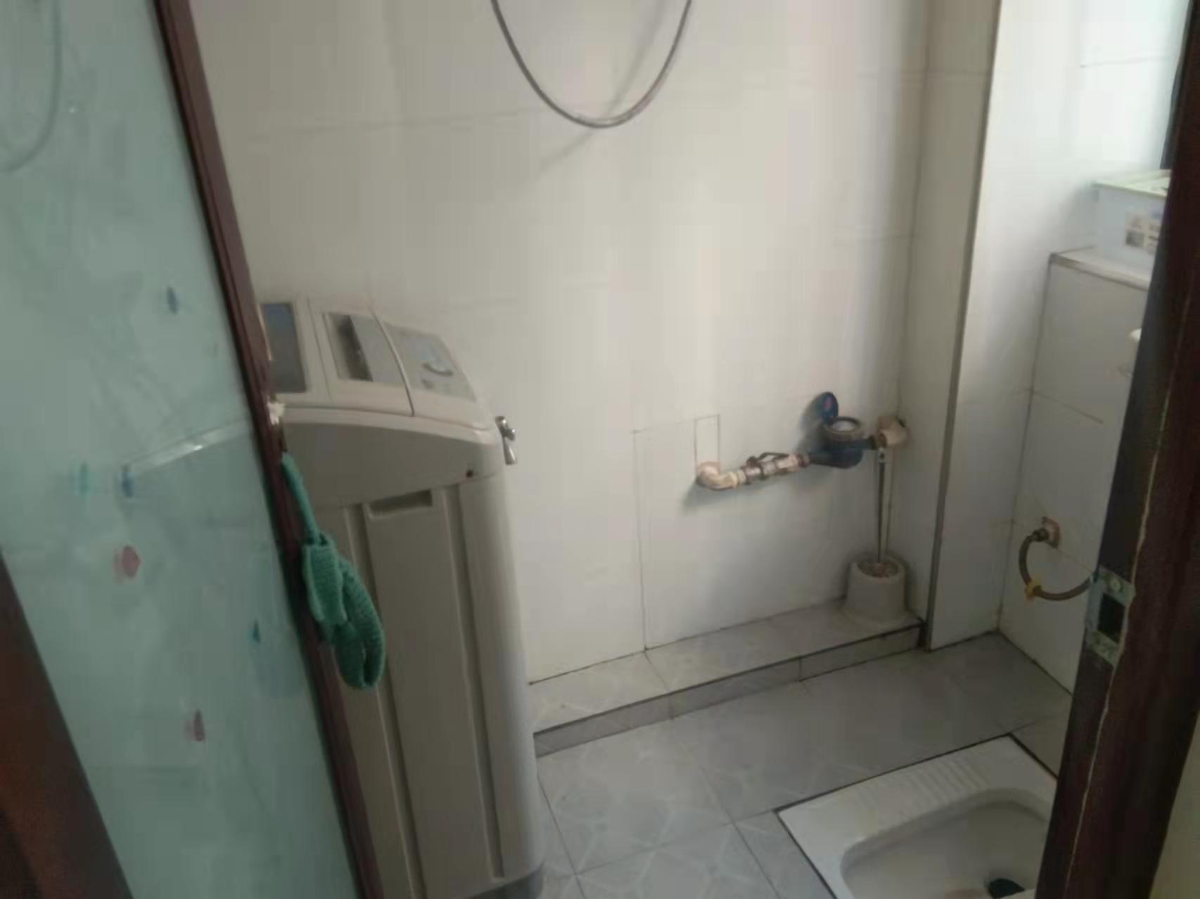 新建巷散盘  1室1厅1卫    600.0元/月 新建巷散盘  1室1厅1卫    600.0元/月室内图