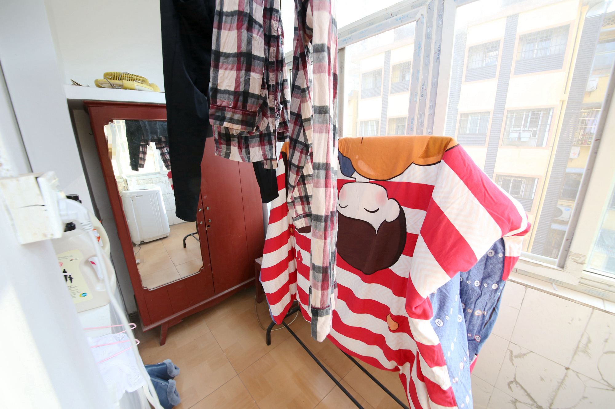 燕山街社区  2室1厅1卫   45.00万阳台