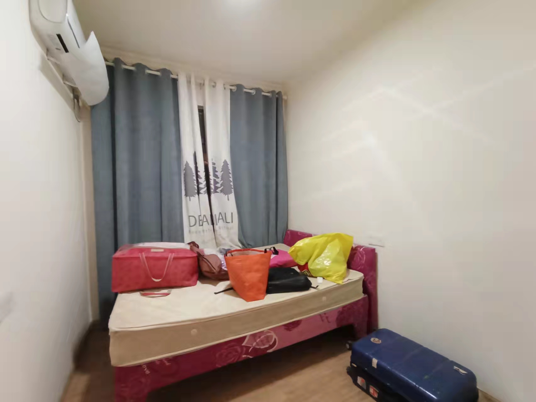 华耀碧桂园十里江湾嘉誉  4室2厅2卫    3000.0元/月 华耀碧桂园十里江湾嘉誉  4室2厅2卫    3000.0元/月室内图