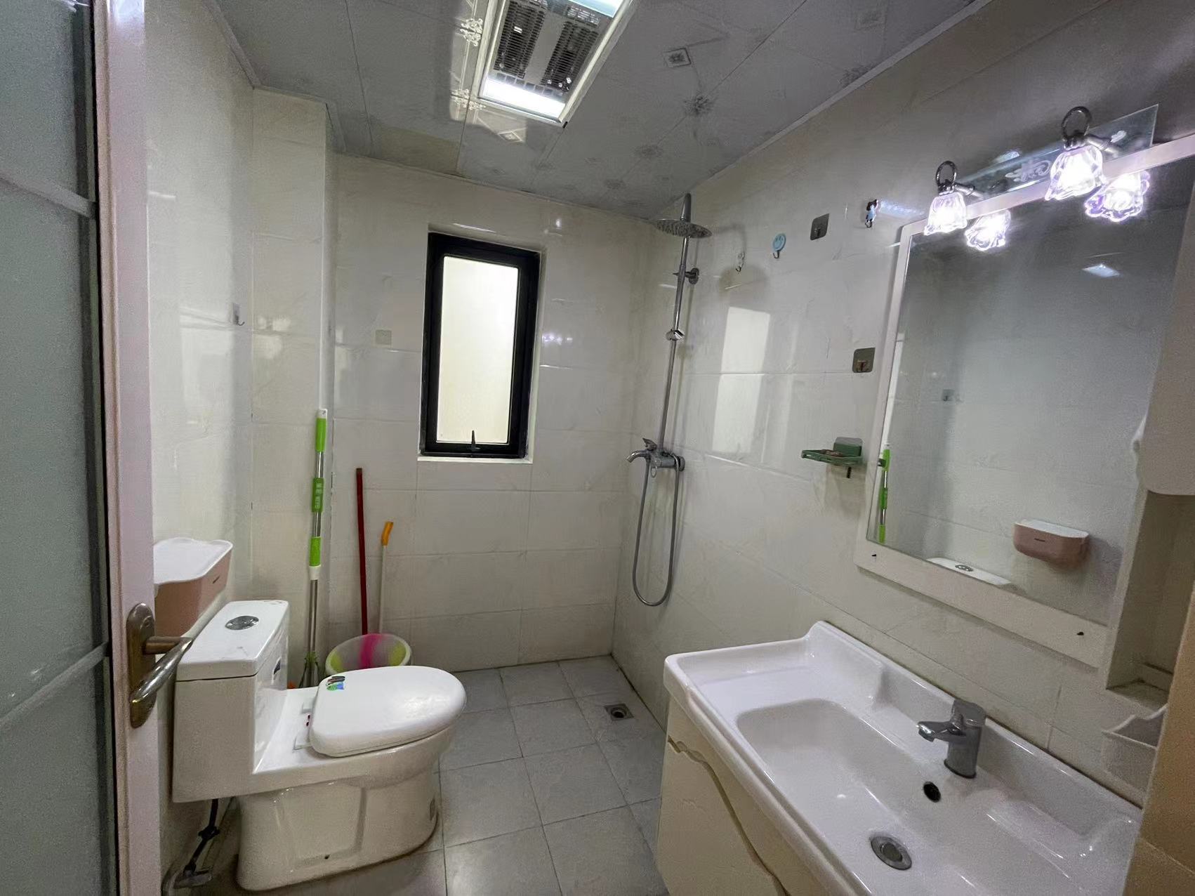 中信城佐岸  3室1厅1卫    2500.0元/月 中信城佐岸  3室1厅1卫    2500.0元/月室内图