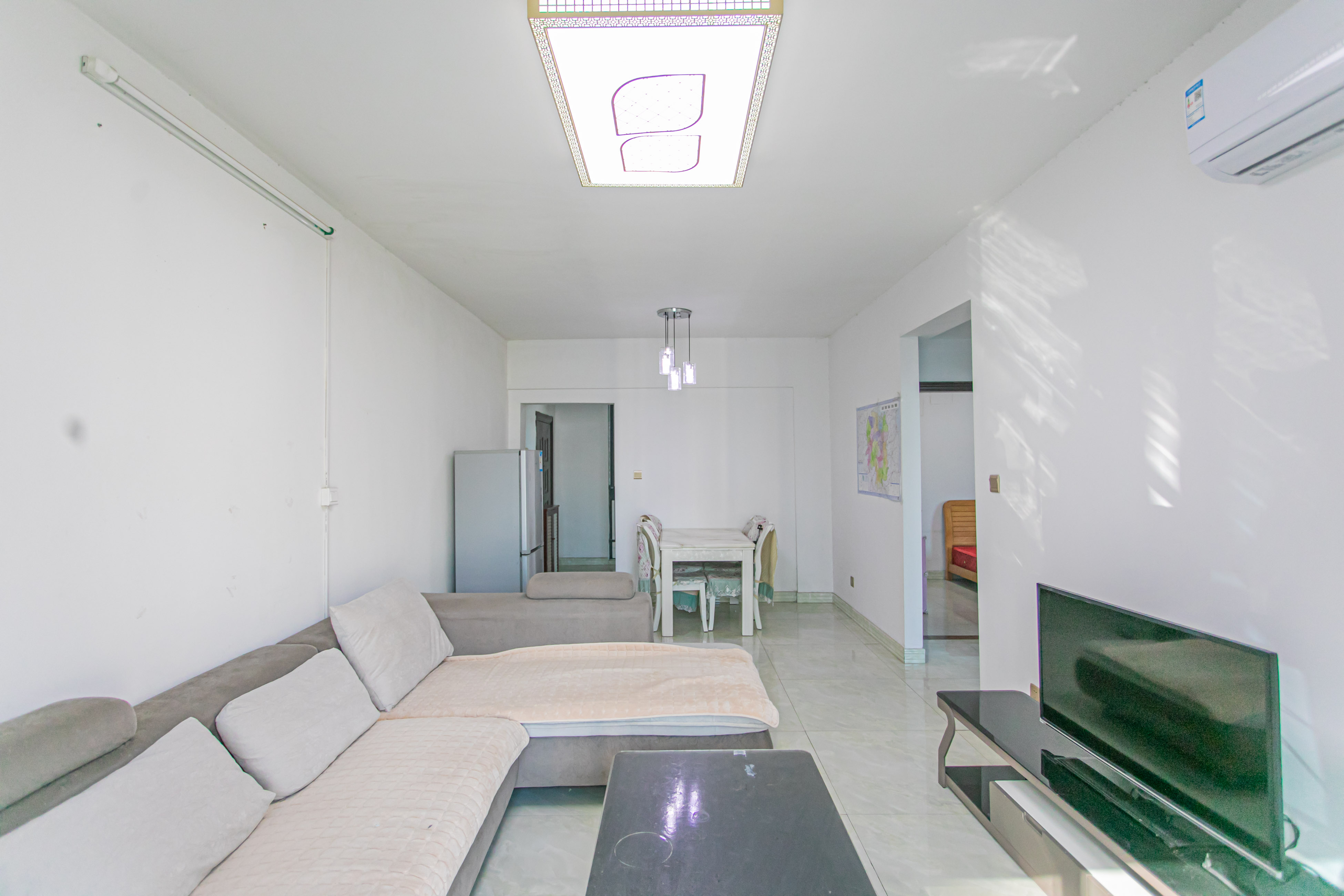 方略城市广场  2室2厅1卫    60.0万 方略城市广场  2室2厅1卫    60.0万客厅