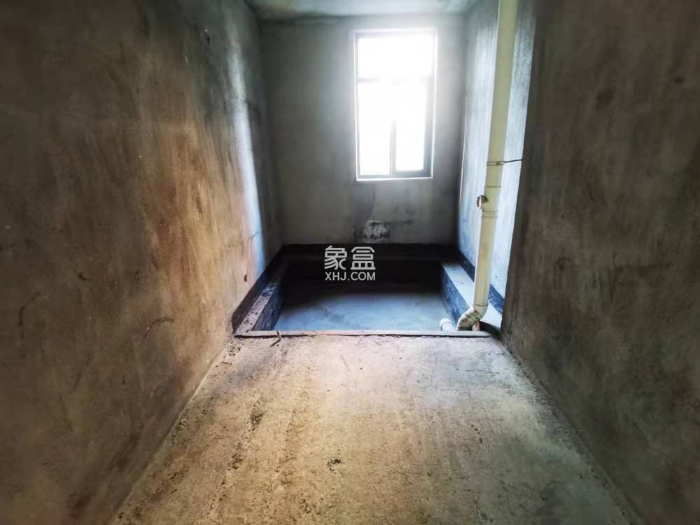 会龙山溪谷（住宅）  4室2厅2卫   108.00万