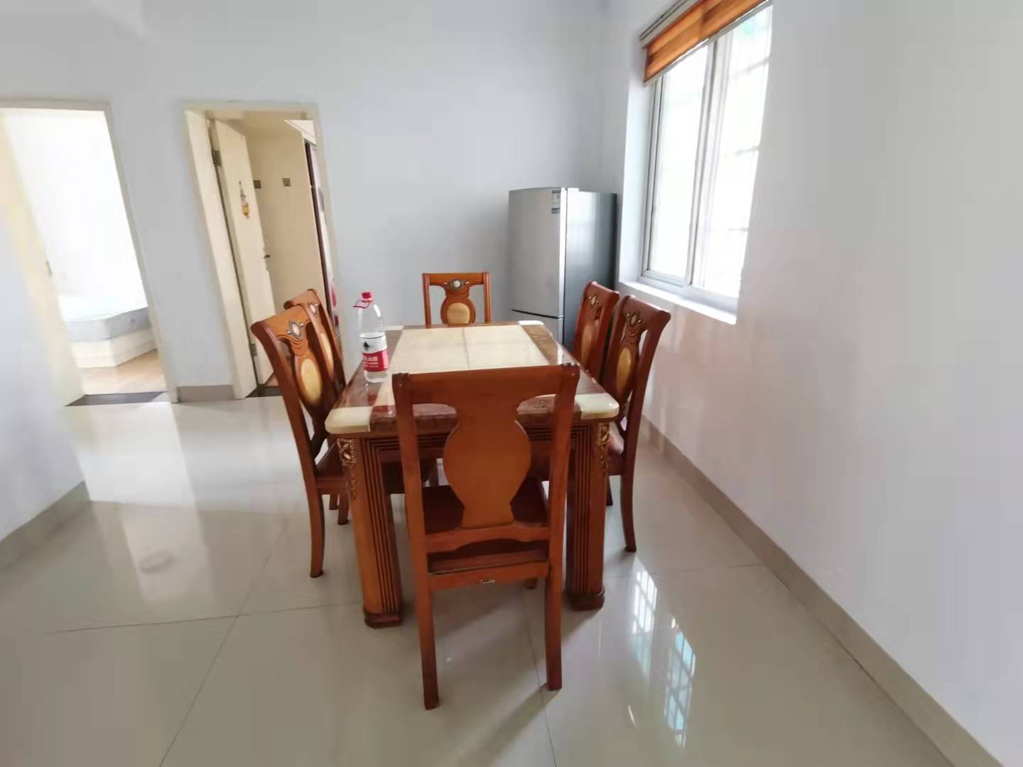 康和山庄 3室2厅1卫 1500.00元/月 康和山庄 3室2厅1卫 1500.00元/月室内图