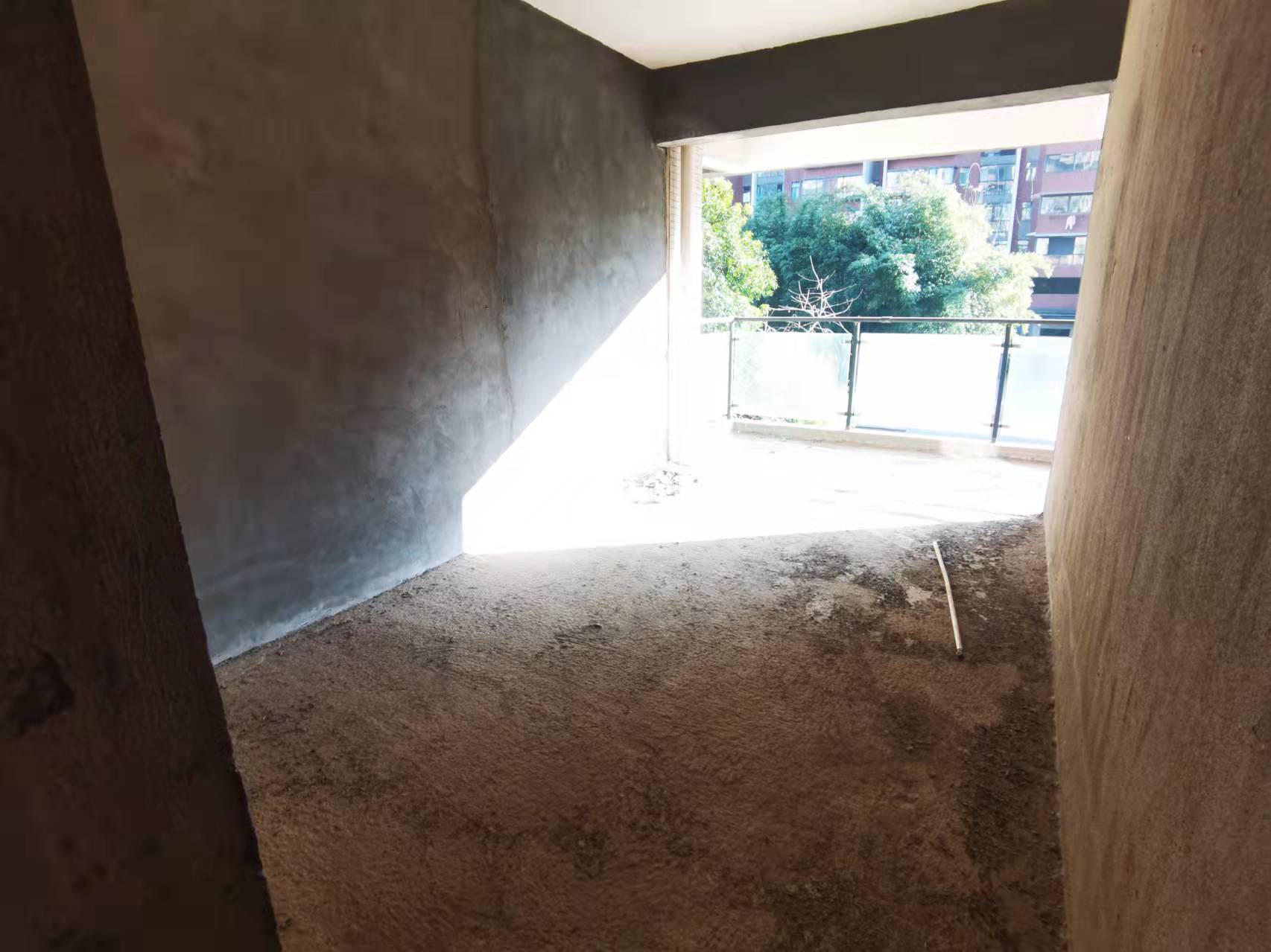 会龙山溪谷(住宅)  4室2厅2卫    108.0万 会龙山溪谷(住宅)  4室2厅2卫    108.0万客厅