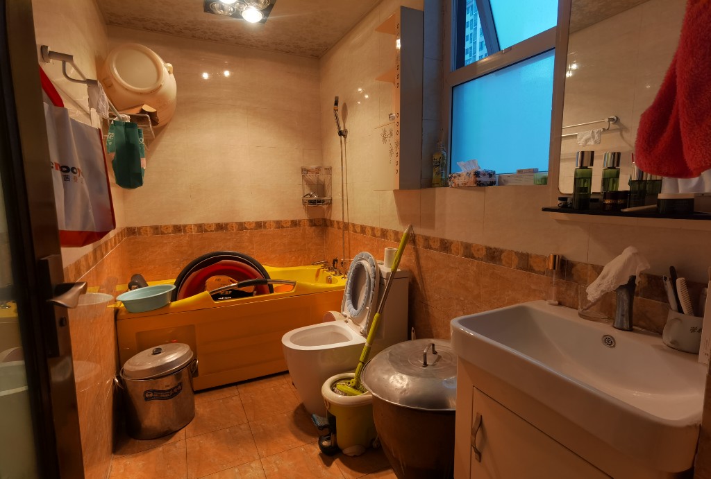 二江花园  3室2厅2卫    2500.0元/月 二江花园  3室2厅2卫    2500.0元/月室内图