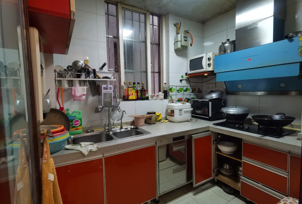 二江花园  3室2厅2卫    2500.0元/月 二江花园  3室2厅2卫    2500.0元/月室内图