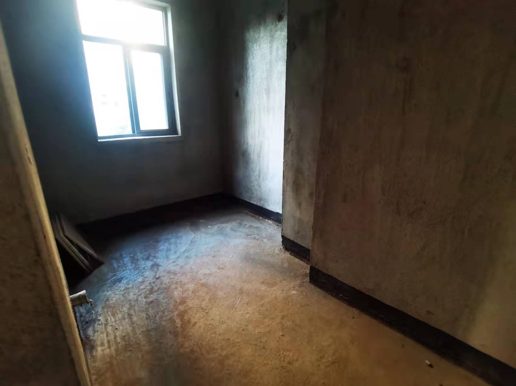 会龙山溪谷(住宅)  4室2厅2卫    108.0万 会龙山溪谷(住宅)  4室2厅2卫    108.0万客厅