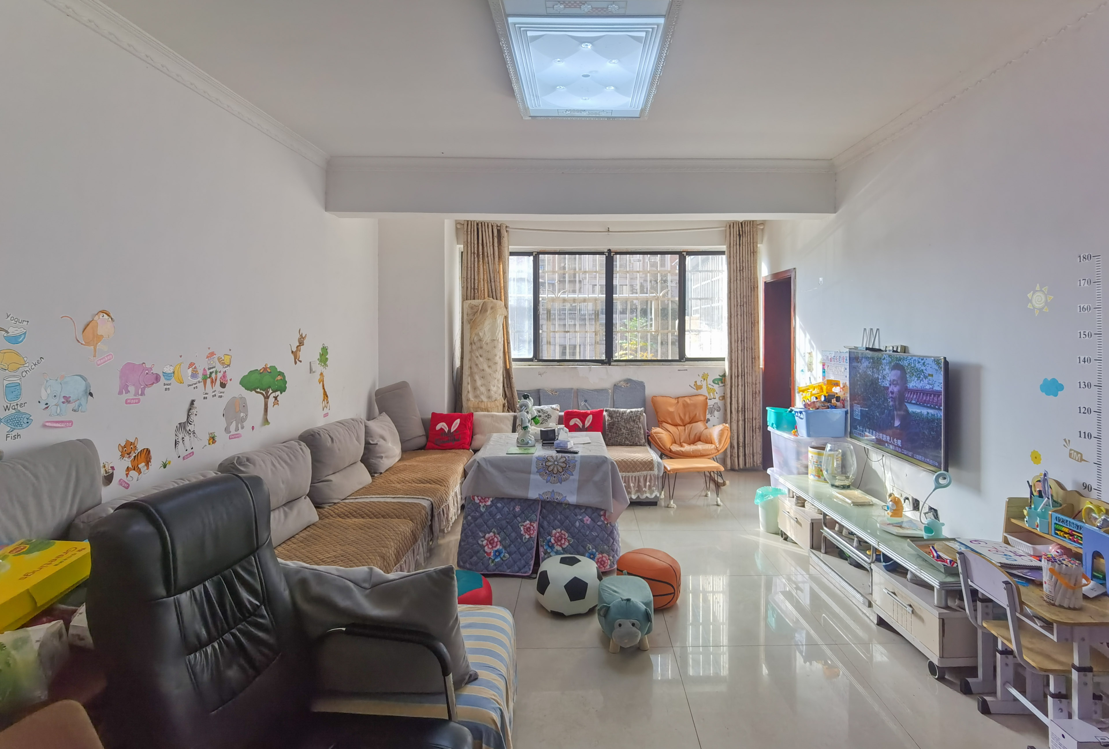 香博堡 3室2厅2卫 43.8万 香博堡 3室2厅2卫 43.8万客厅