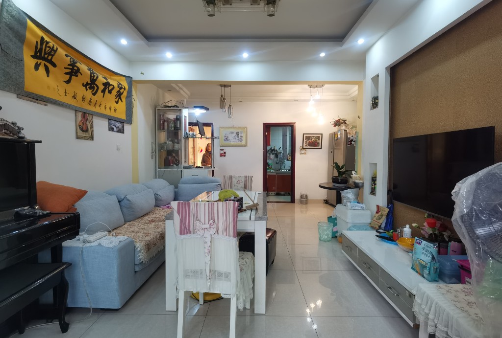 二江花园  3室2厅2卫    2500.0元/月 二江花园  3室2厅2卫    2500.0元/月室内图