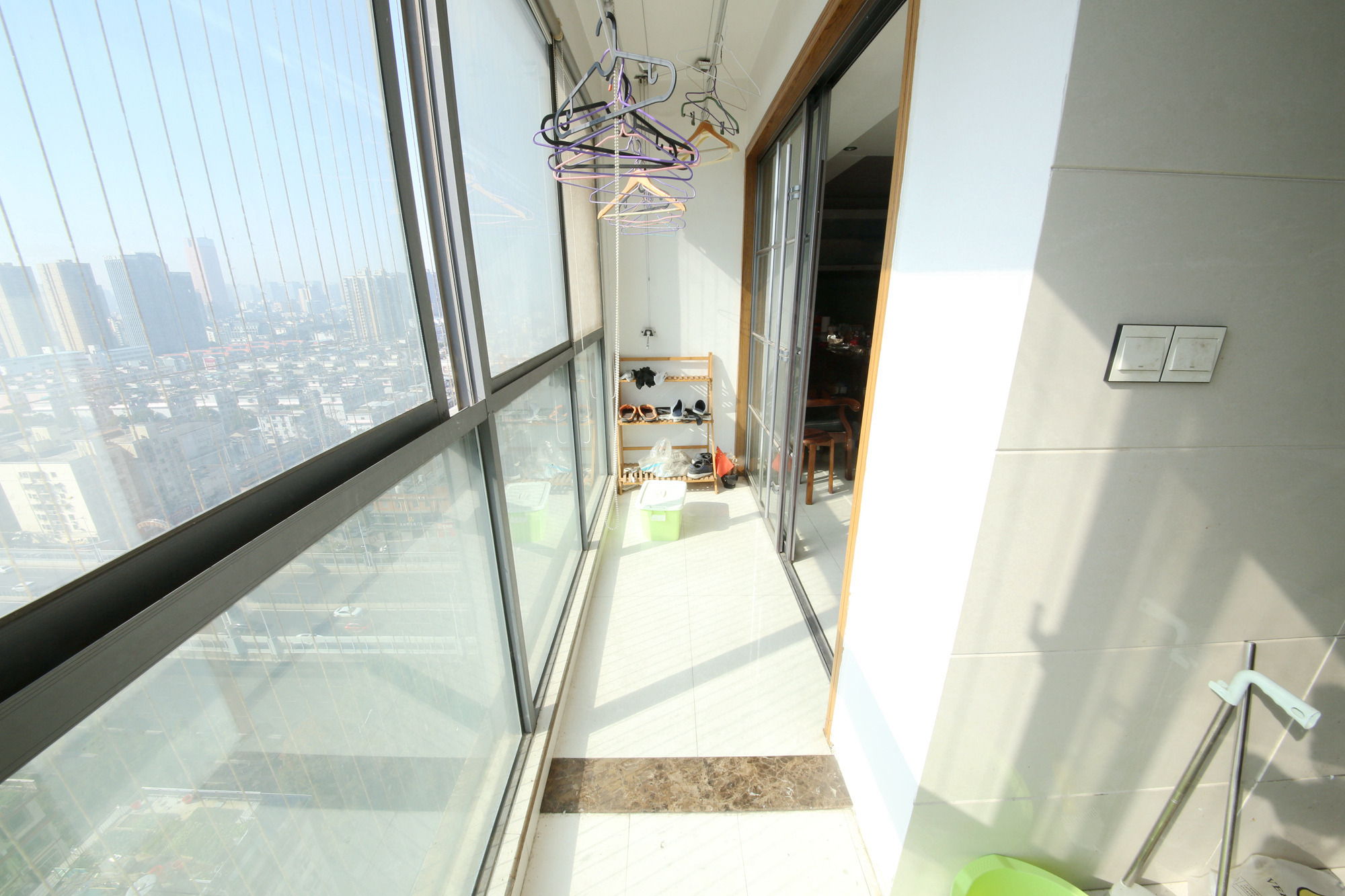 银港水晶城  3室2厅2卫   96.80万阳台