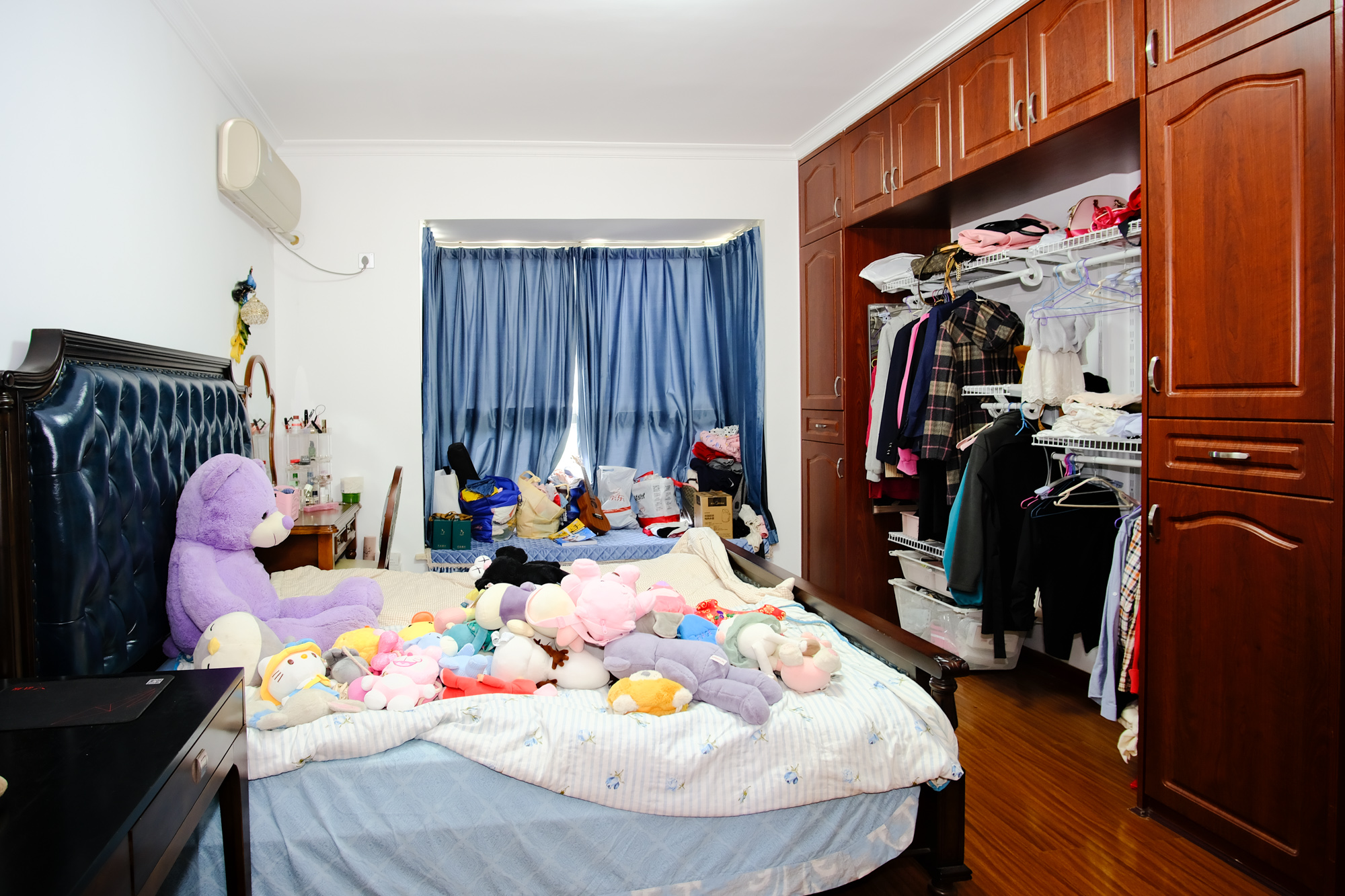 红树湾  5室2厅2卫    116.88万卧室