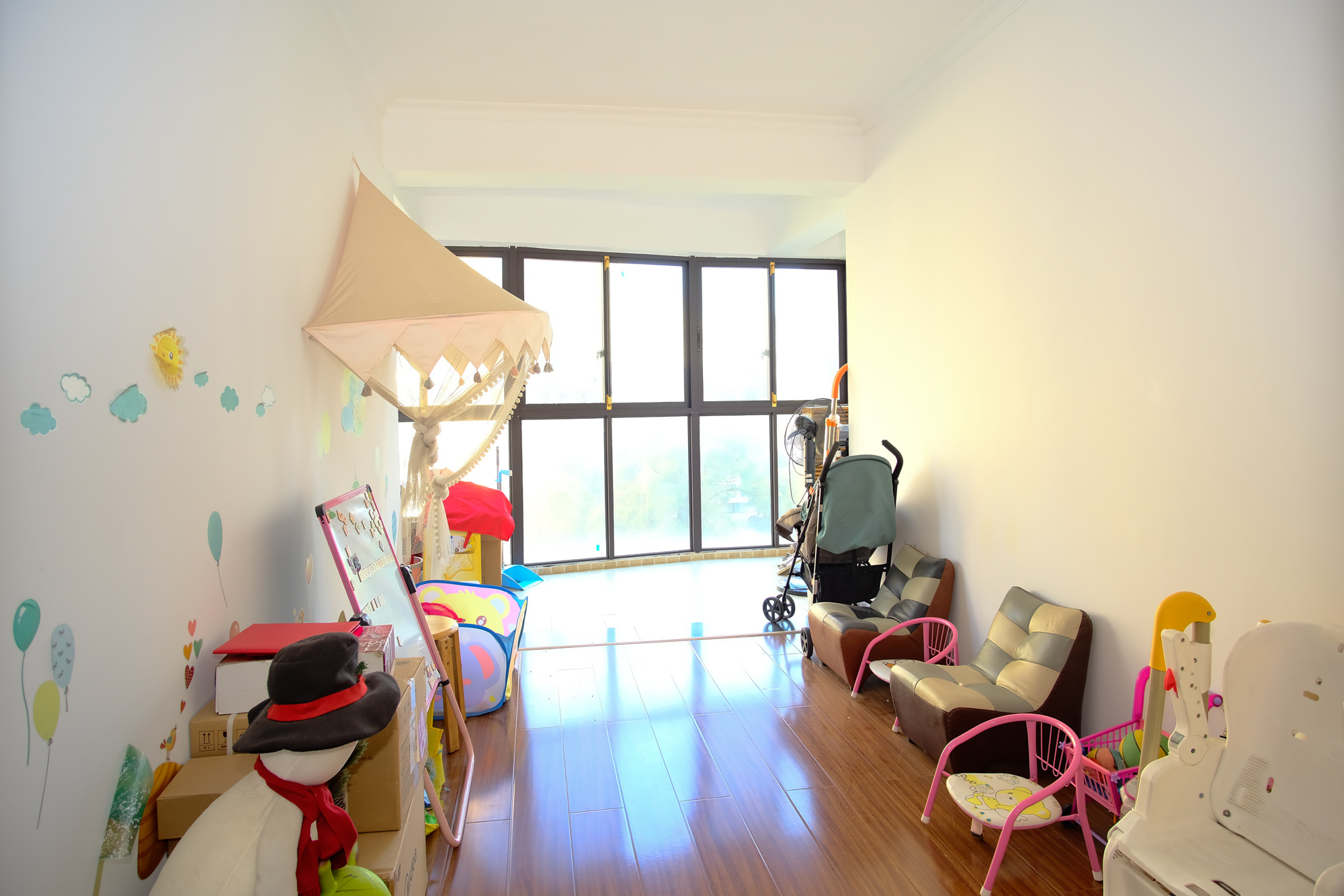 红树湾  5室2厅2卫    116.88万卧室