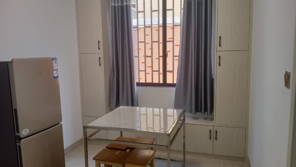 松亭小区 3室2厅1卫 1400.0元/月 松亭小区 3室2厅1卫 1400.0元/月室内图