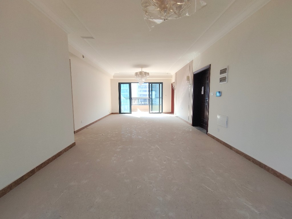 恒大华府 4室2厅2卫 150.0万 恒大华府 4室2厅2卫 150.0万客厅