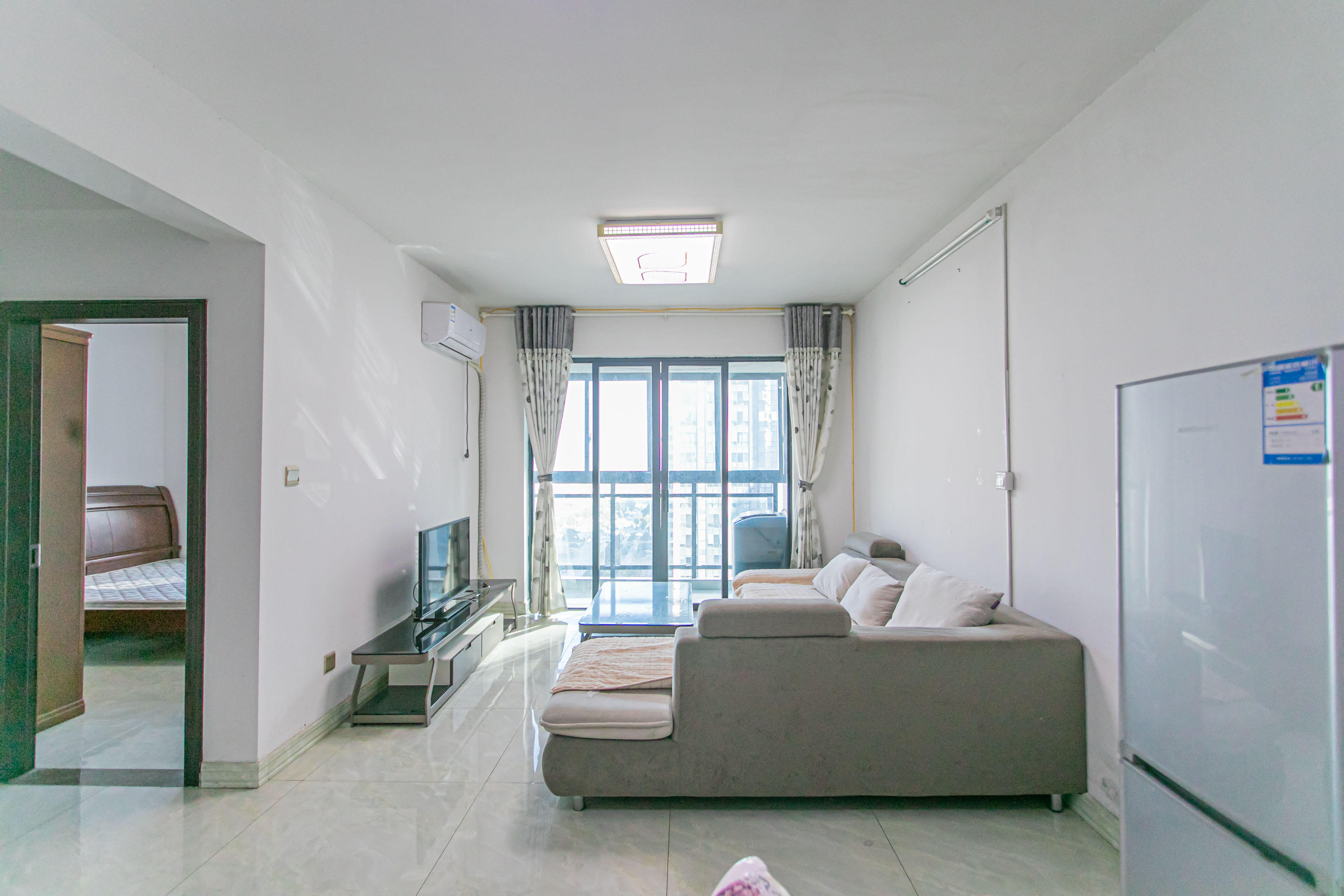 方略城市广场  2室2厅1卫    60.0万 方略城市广场  2室2厅1卫    60.0万客厅