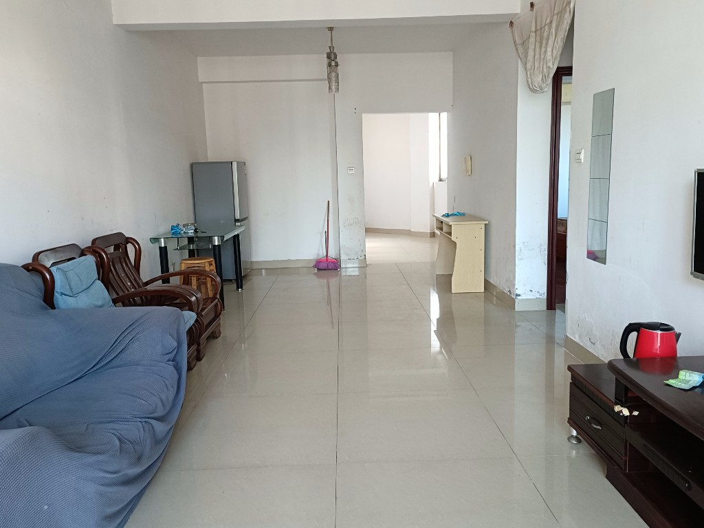 紫金名门  2室2厅1卫    48.8万 紫金名门  2室2厅1卫    48.8万客厅