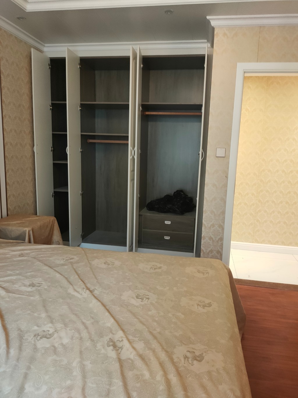 桃花源里  3室2厅2卫    80.0万 桃花源里  3室2厅2卫    80.0万卫生间