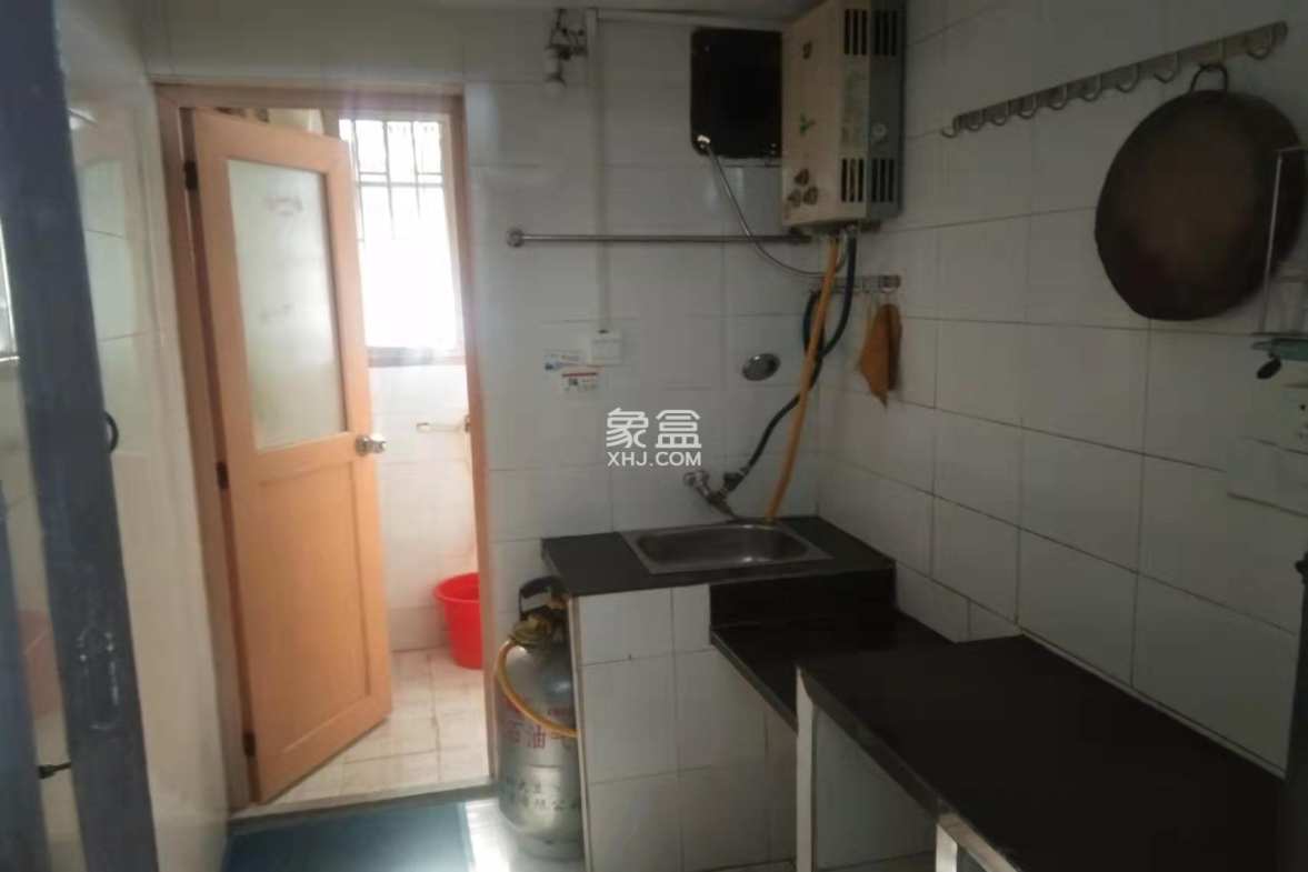 红旗小区  1室1厅1卫    600.0元/月 红旗小区  1室1厅1卫    600.0元/月室内图