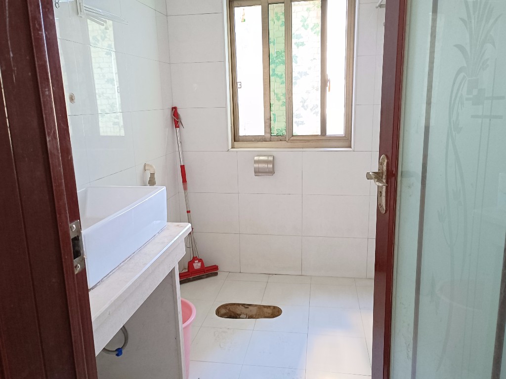 紫金名门  2室2厅1卫    48.8万 紫金名门  2室2厅1卫    48.8万客厅