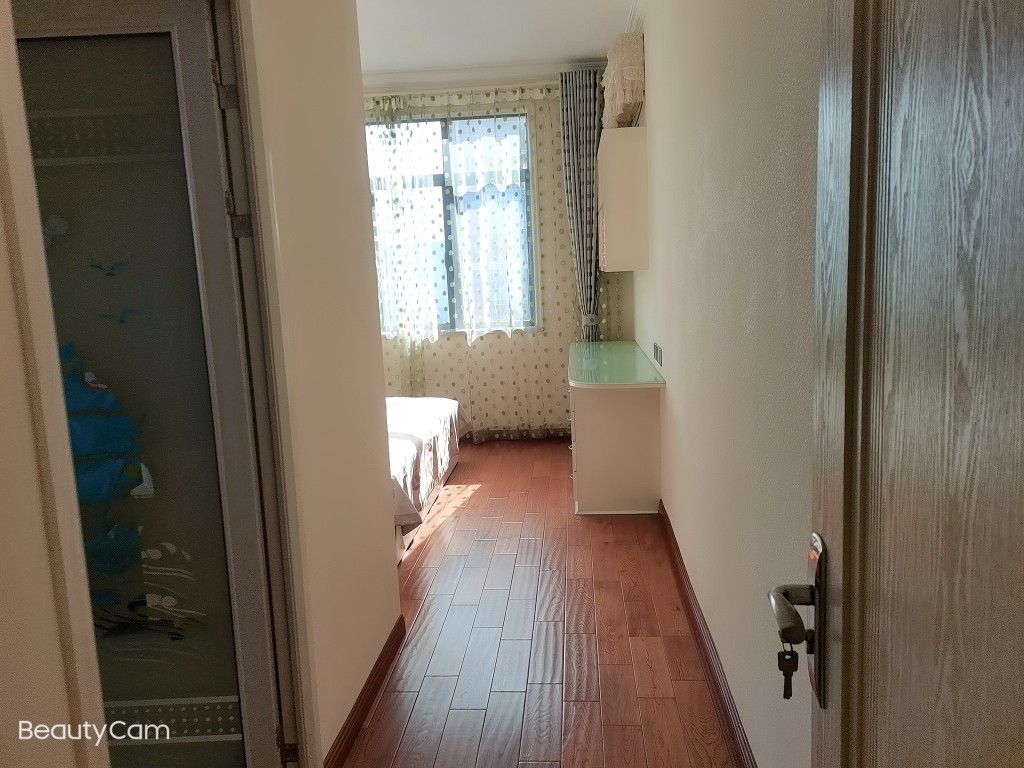 涟水新村  4室2厅2卫    80.8万 涟水新村  4室2厅2卫    80.8万卫生间