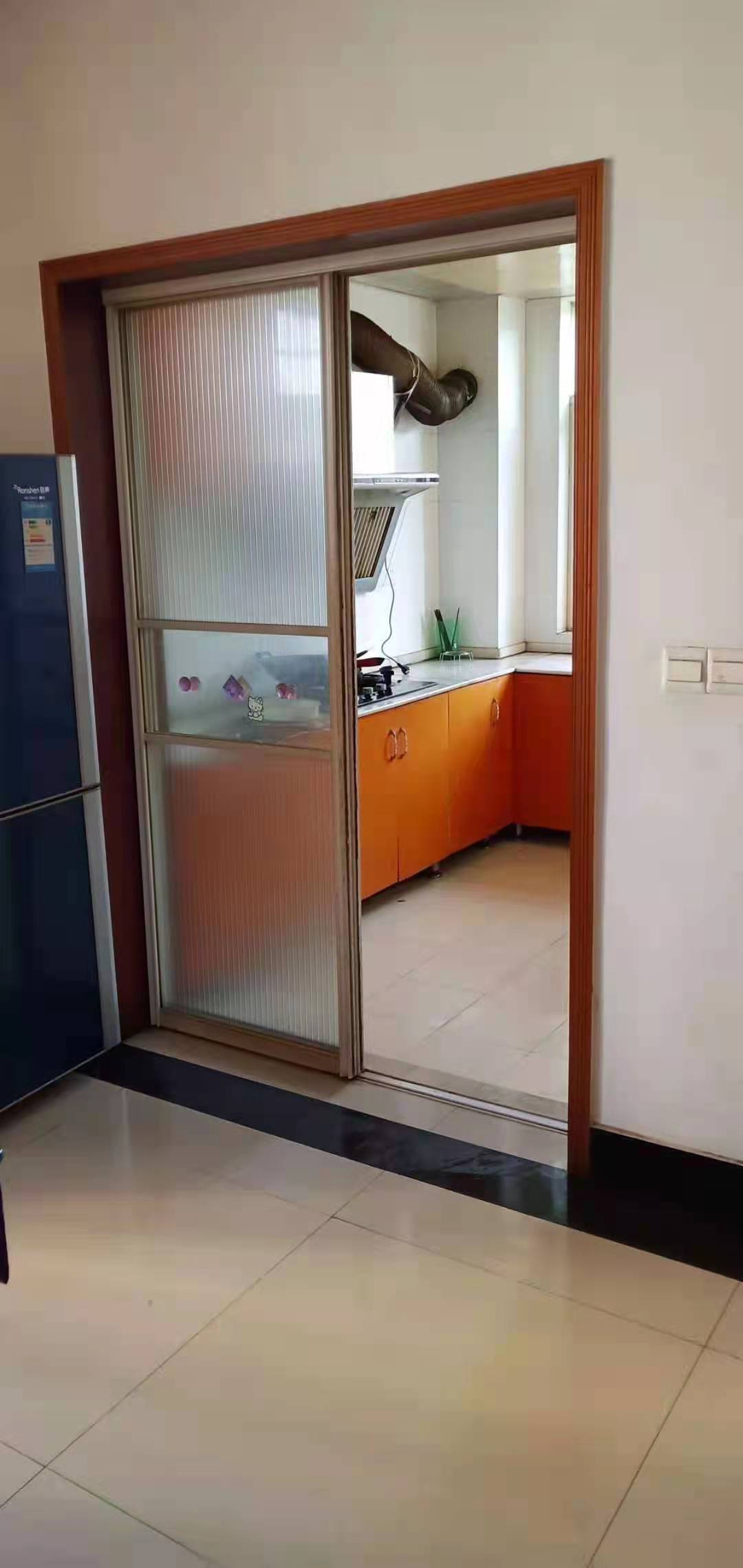 南景花园  3室2厅2卫   1300.00元/月室内图