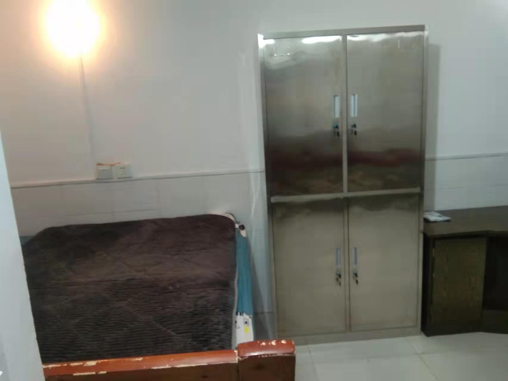 红旗小区  1室1厅1卫    600.0元/月 红旗小区  1室1厅1卫    600.0元/月