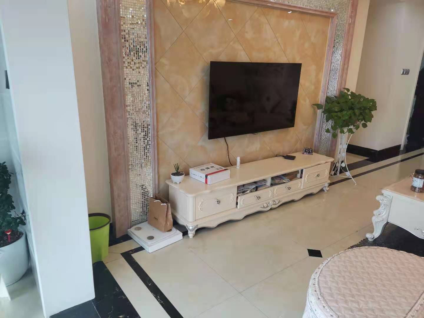 资江明珠  3室2厅2卫    97.8万 资江明珠  3室2厅2卫    97.8万客厅