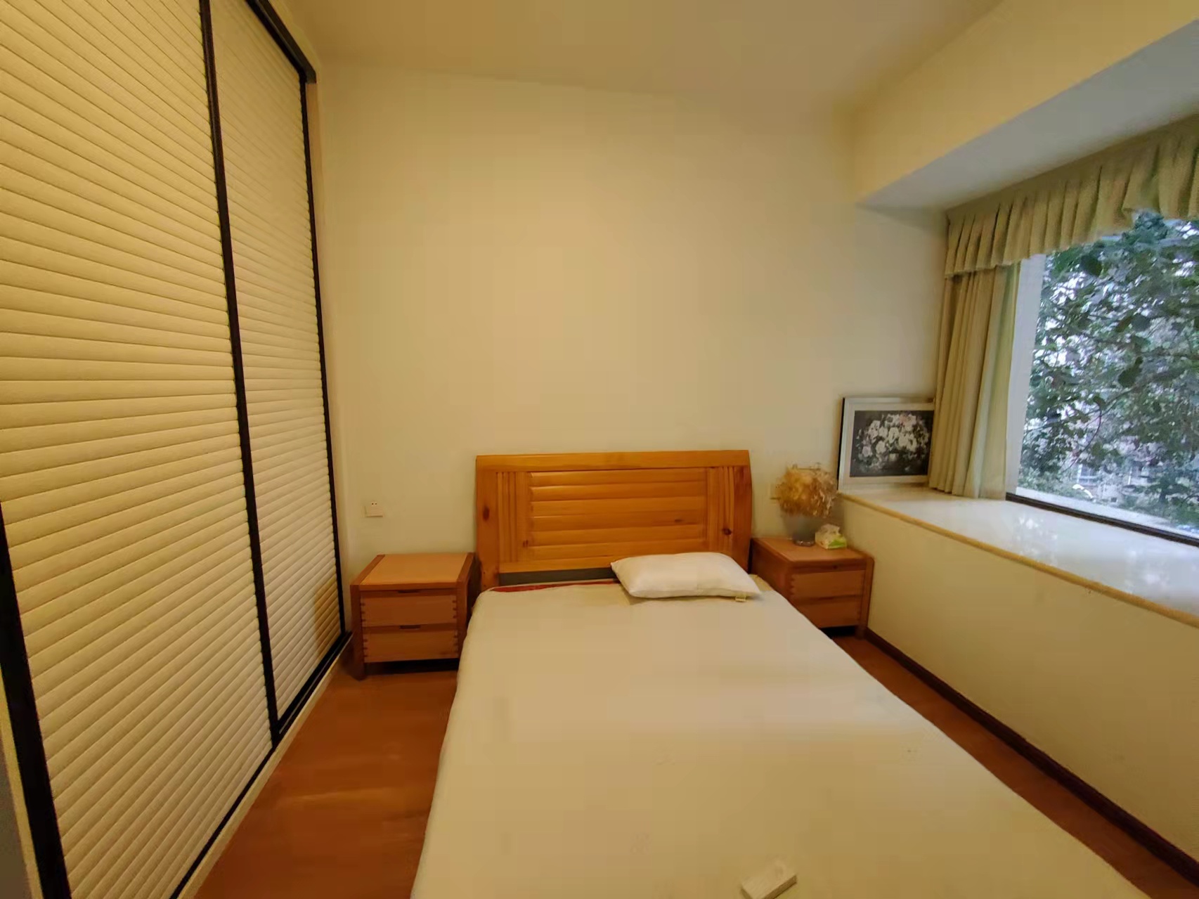 南湖世纪 2室1厅1卫 2500.0元/月 南湖世纪 2室1厅1卫 2500.0元/月室内图