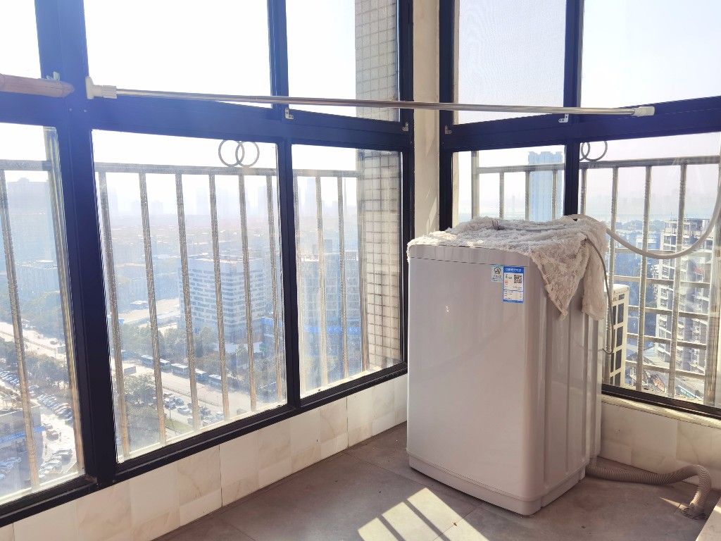 纺城名苑  2室2厅1卫    1300.0元/月 纺城名苑  2室2厅1卫    1300.0元/月室内图