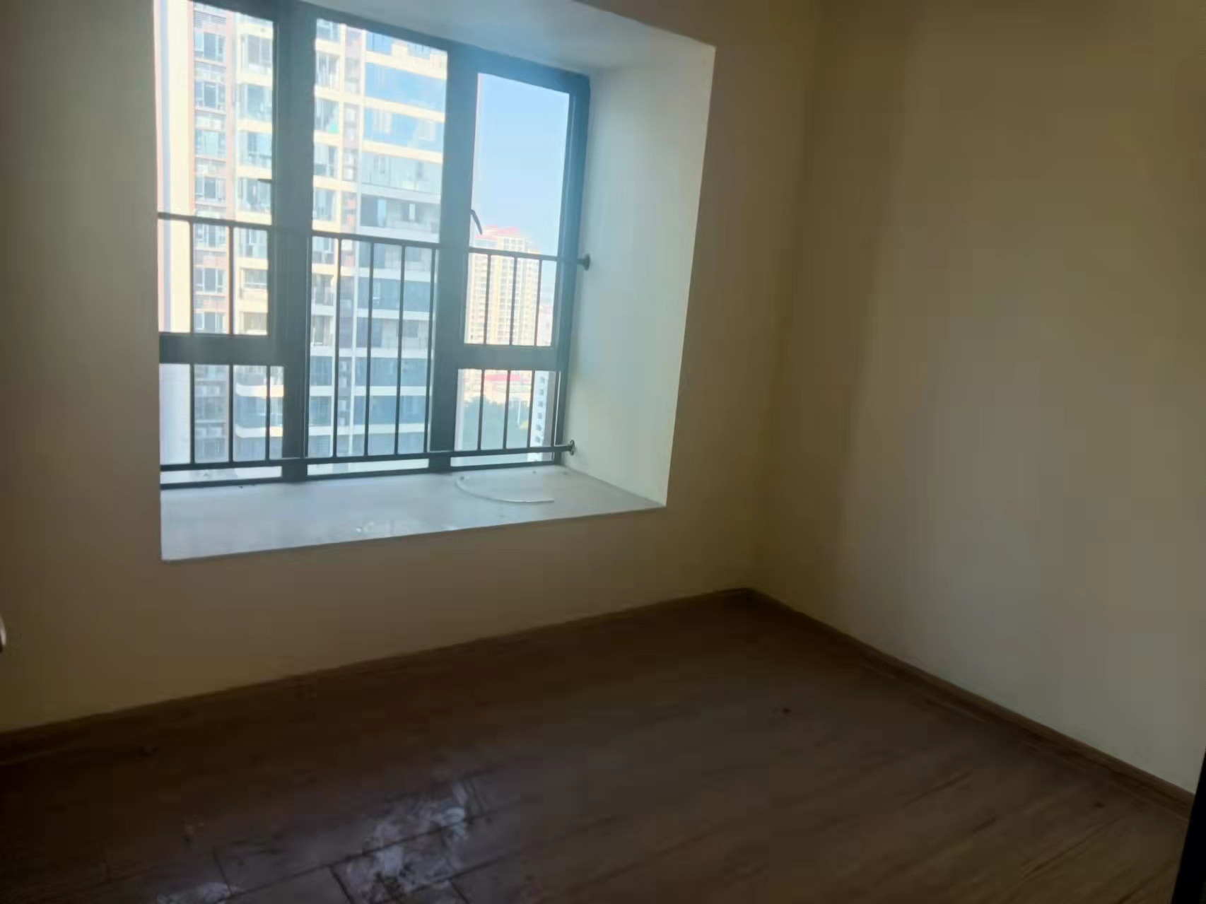 碧桂园梓山府 4室2厅2卫 2000.0元/月 碧桂园梓山府 4室2厅2卫 2000.0元/月室内图